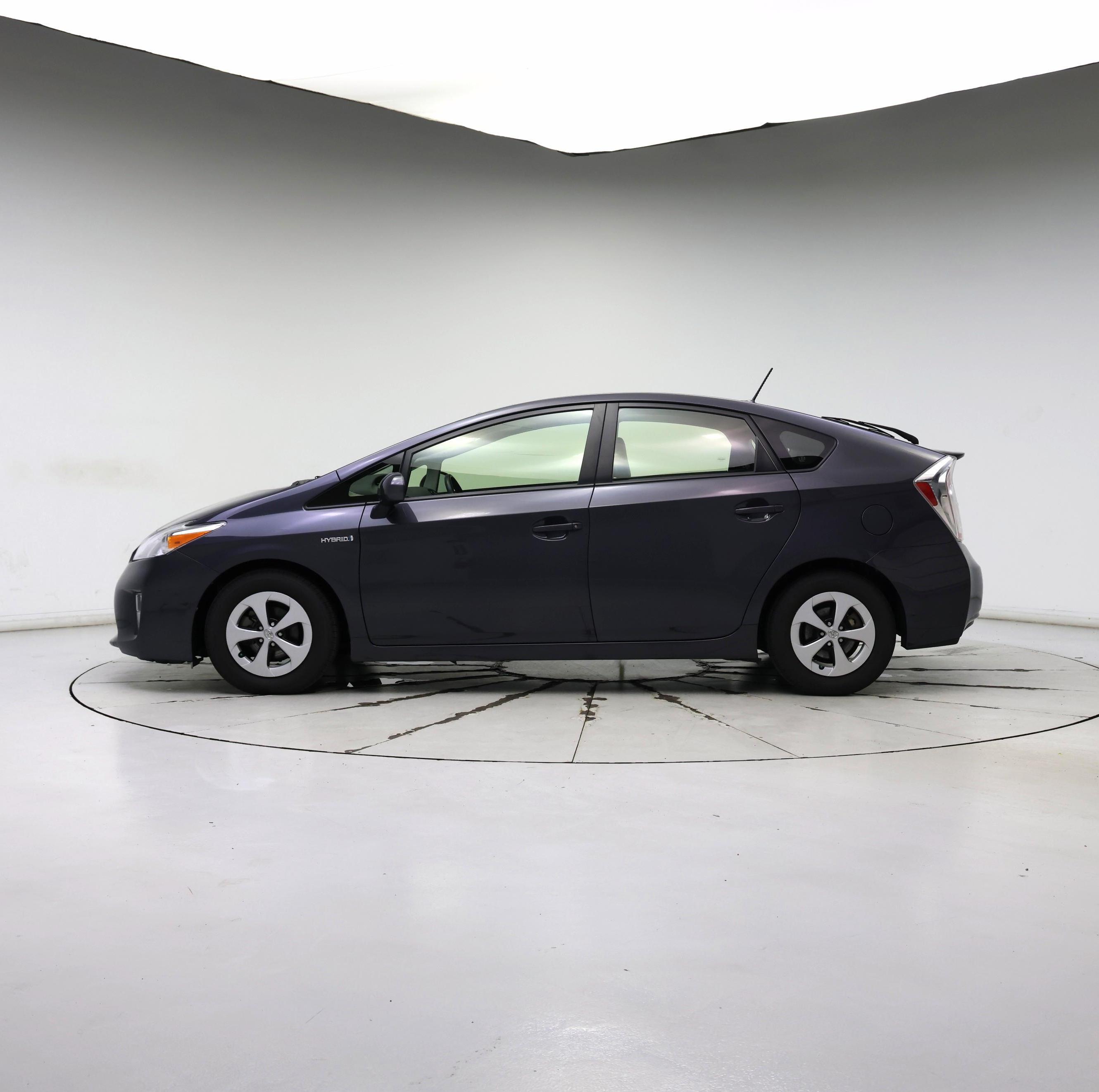 Thumbnail: 2015 Toyota Prius - 3