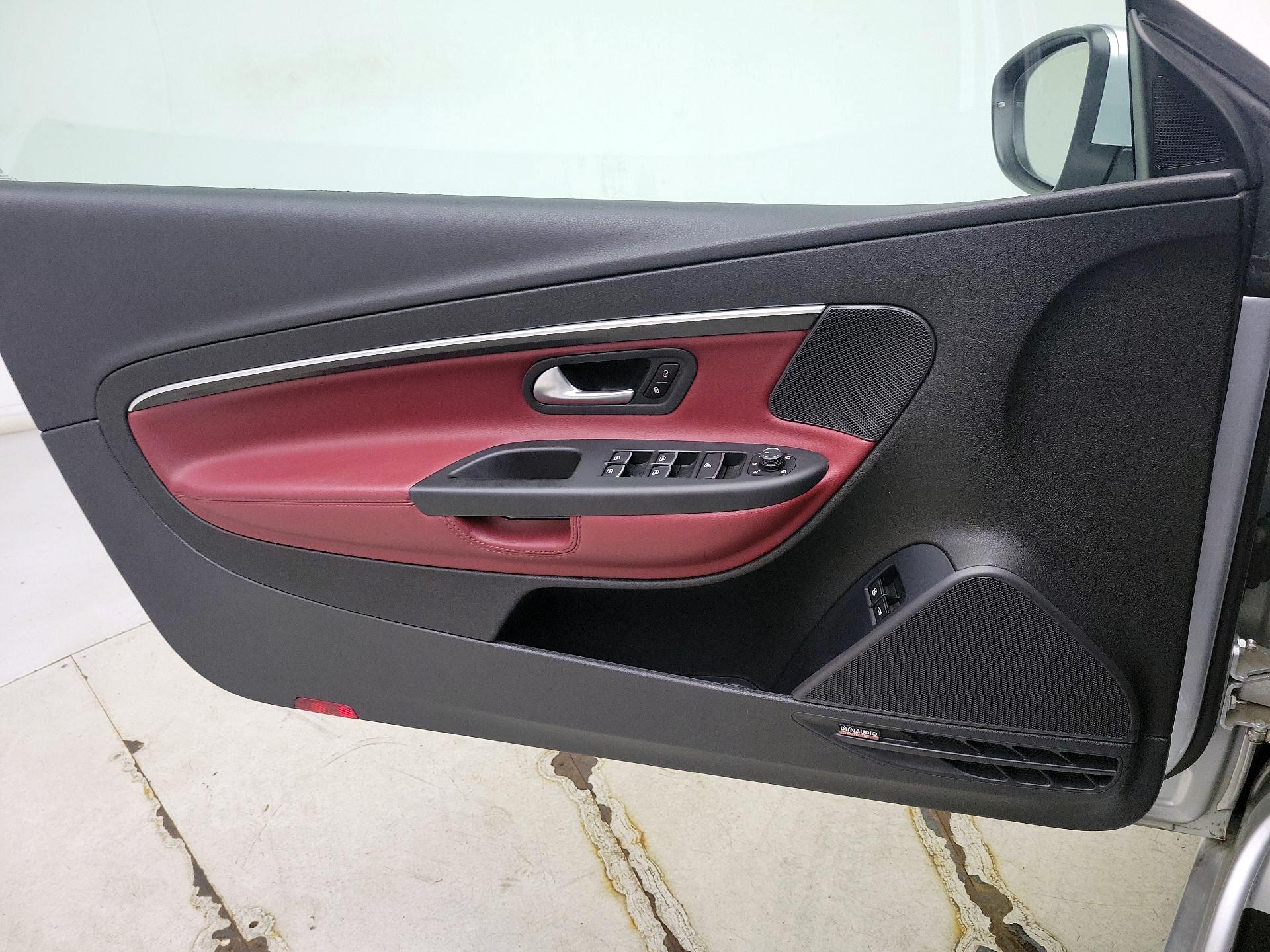 Thumbnail: 2015 Volkswagen Eos - 12