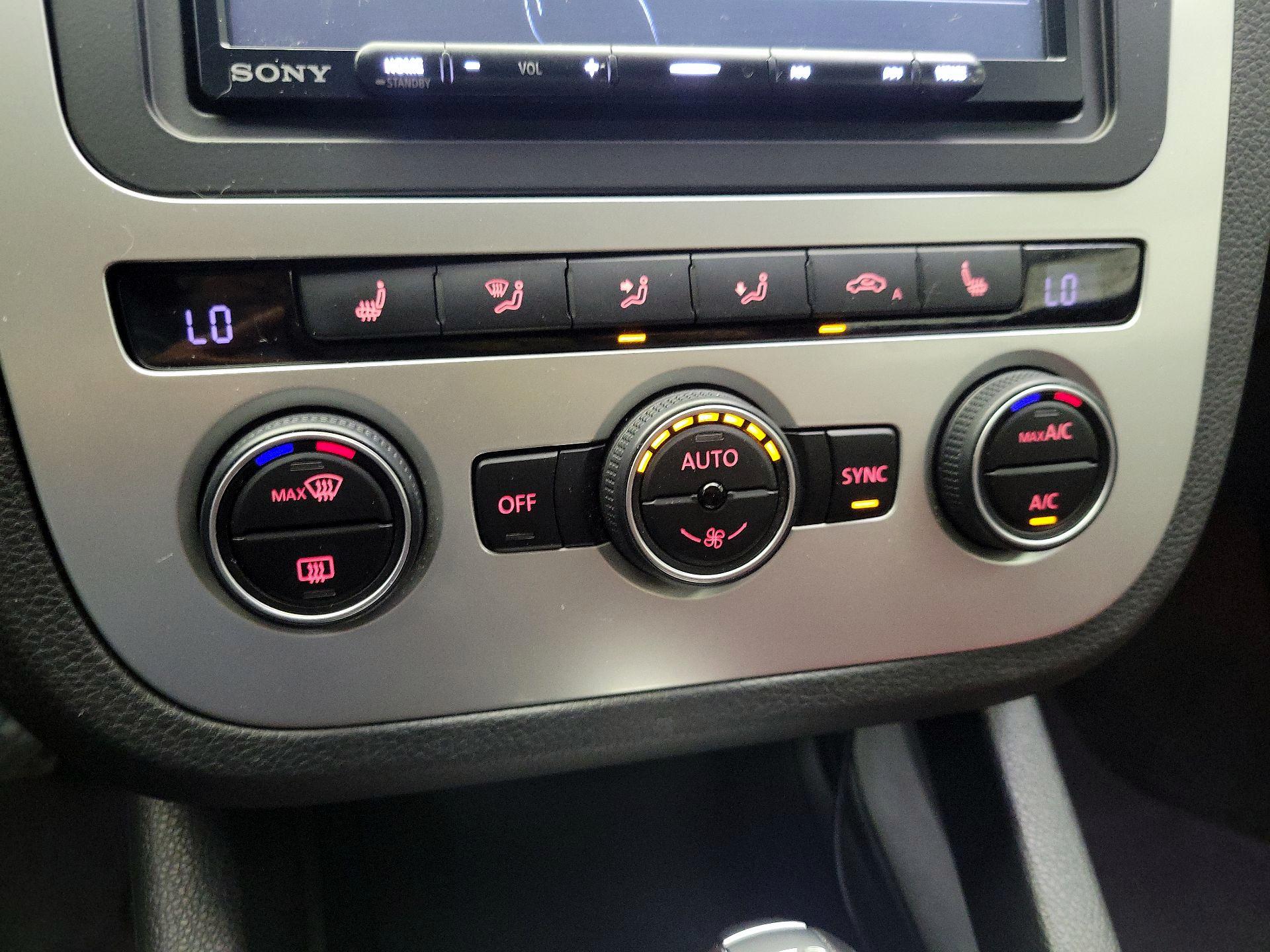 Thumbnail: 2015 Volkswagen Eos - 15