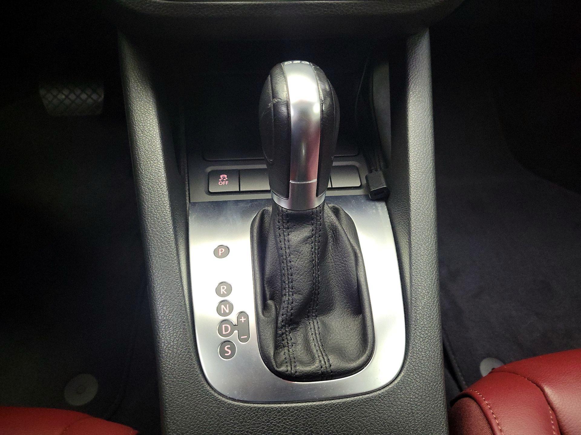 Thumbnail: 2015 Volkswagen Eos - 16