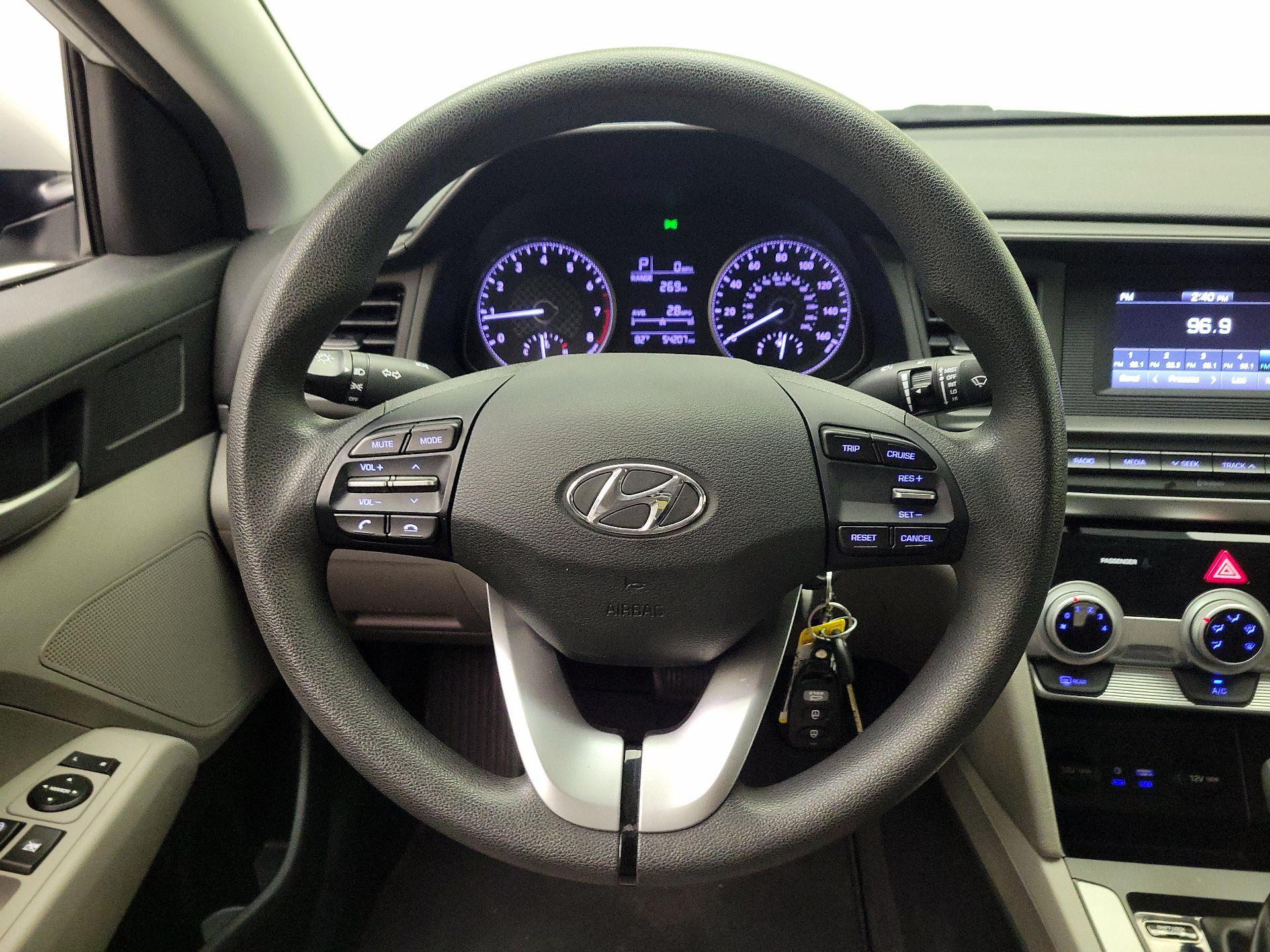 Thumbnail: 2019 Hyundai Elantra - 10