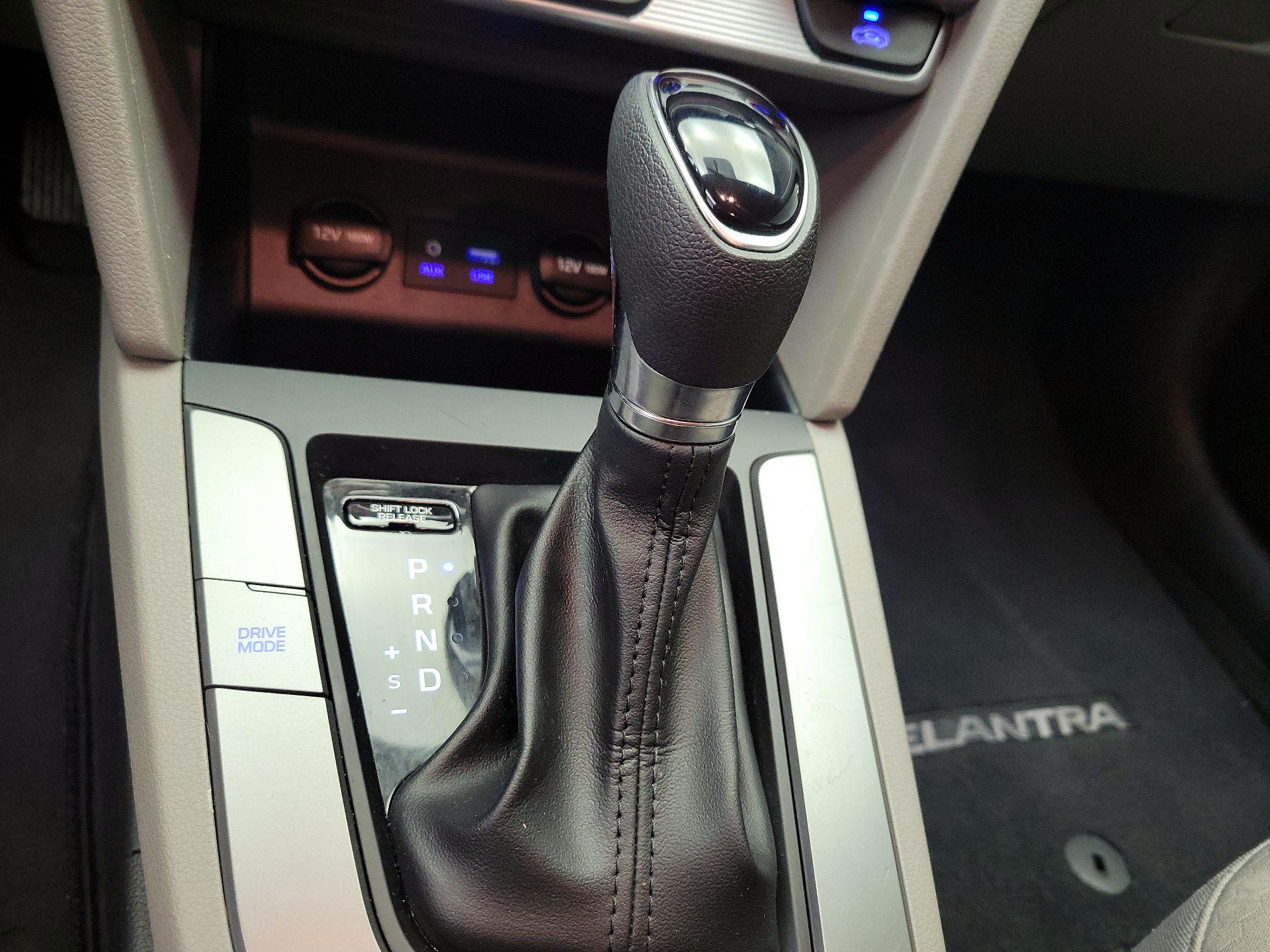 Thumbnail: 2019 Hyundai Elantra - 16