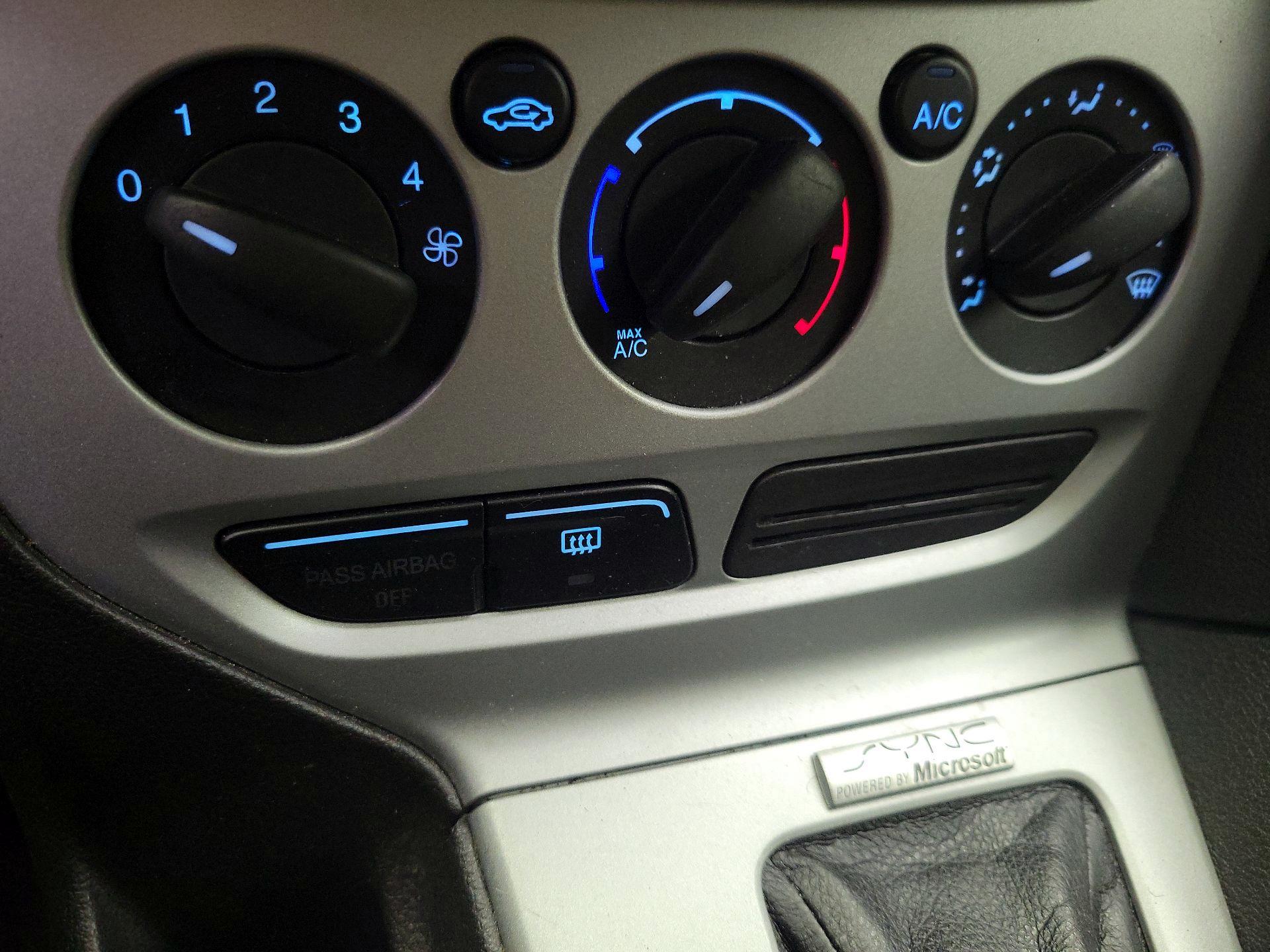 Thumbnail: 2013 Ford Focus - 15