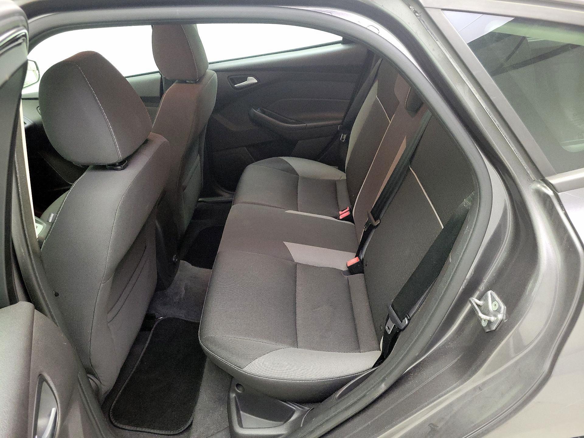 Thumbnail: 2013 Ford Focus - 18
