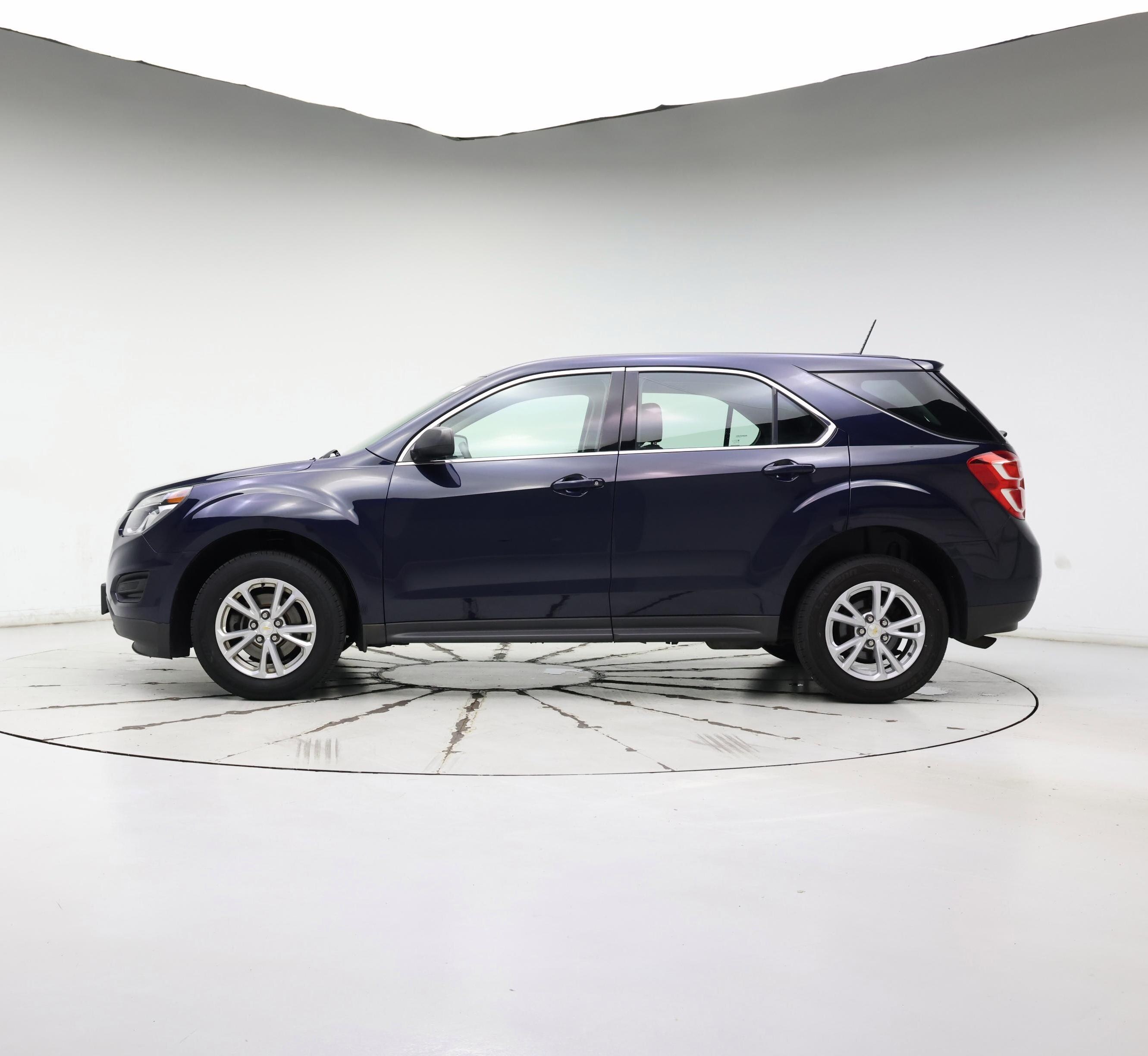 Thumbnail: 2017 Chevrolet Equinox - 3