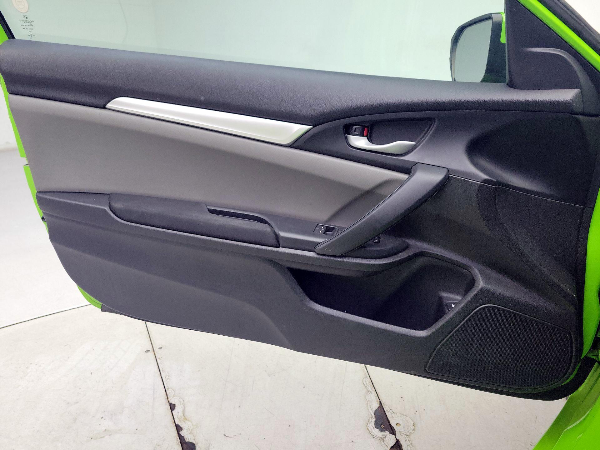 Thumbnail: 2016 Honda Civic - 12