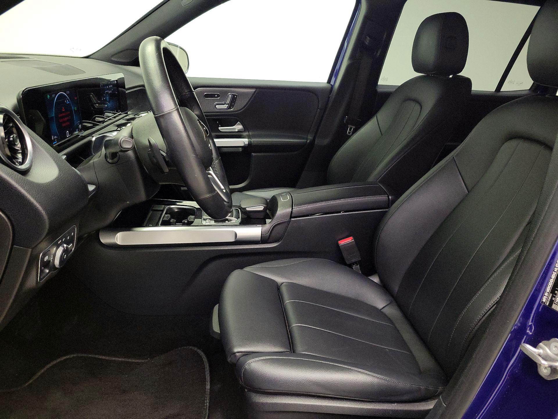 Thumbnail: 2020 Mercedes-Benz GLB - 11