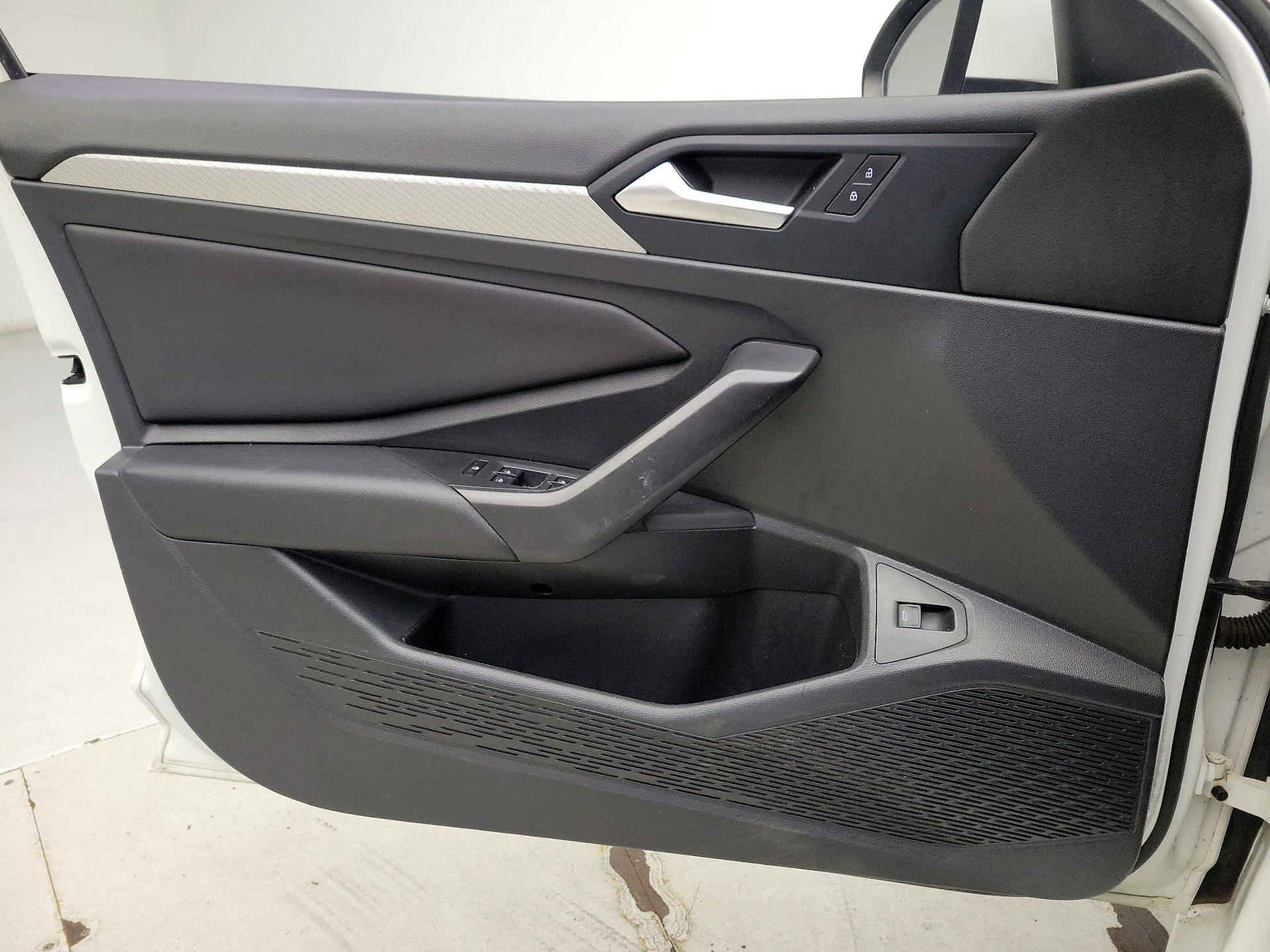 Thumbnail: 2019 Volkswagen Jetta - 12