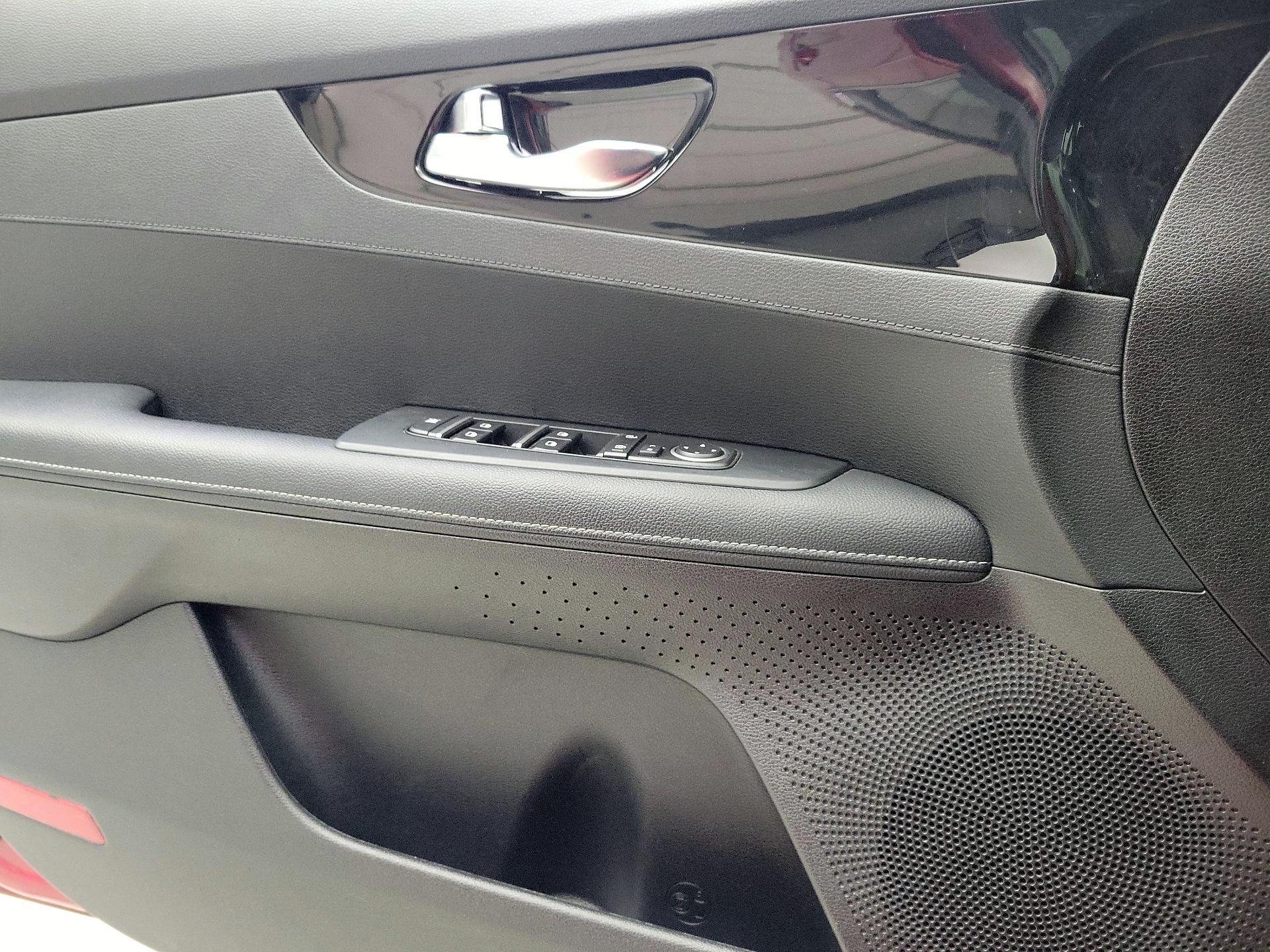 Thumbnail: 2021 Kia Forte - 12