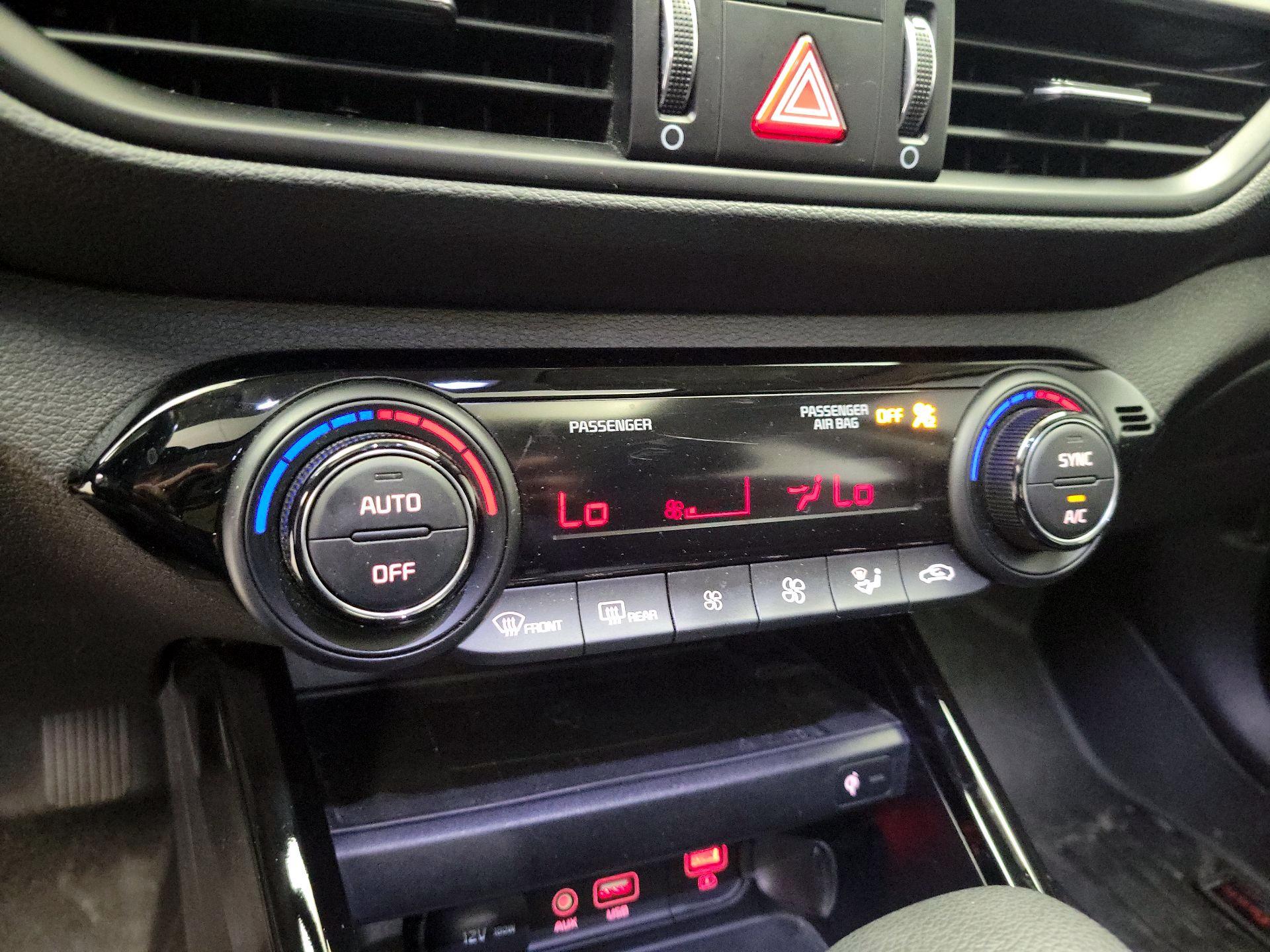 Thumbnail: 2021 Kia Forte - 16