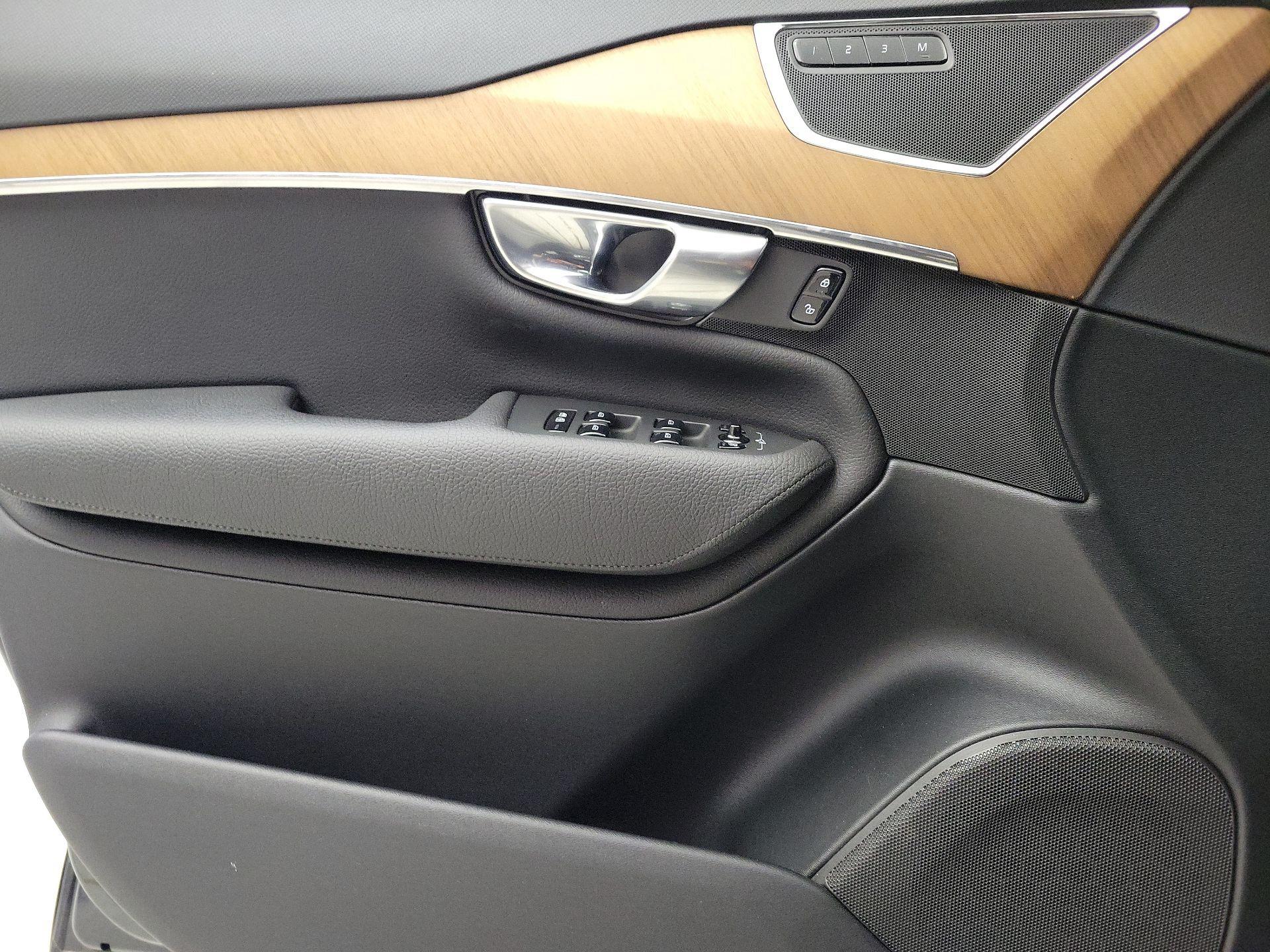 Thumbnail: 2021 Volvo XC90 - 12