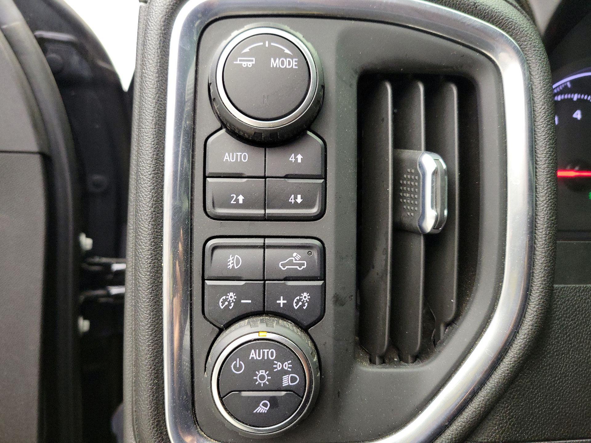 Thumbnail: 2021 Chevrolet Silverado 1500 - 13