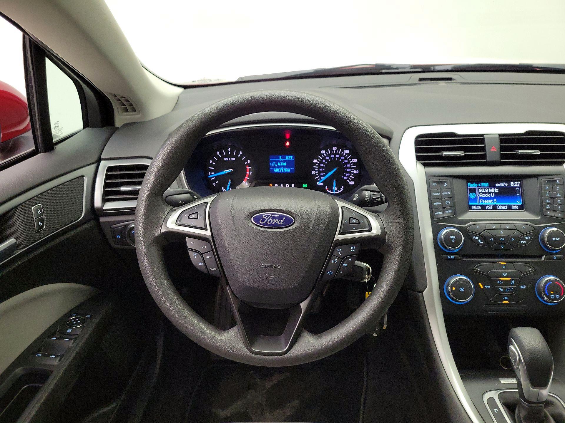 Thumbnail: 2013 Ford Fusion - 10