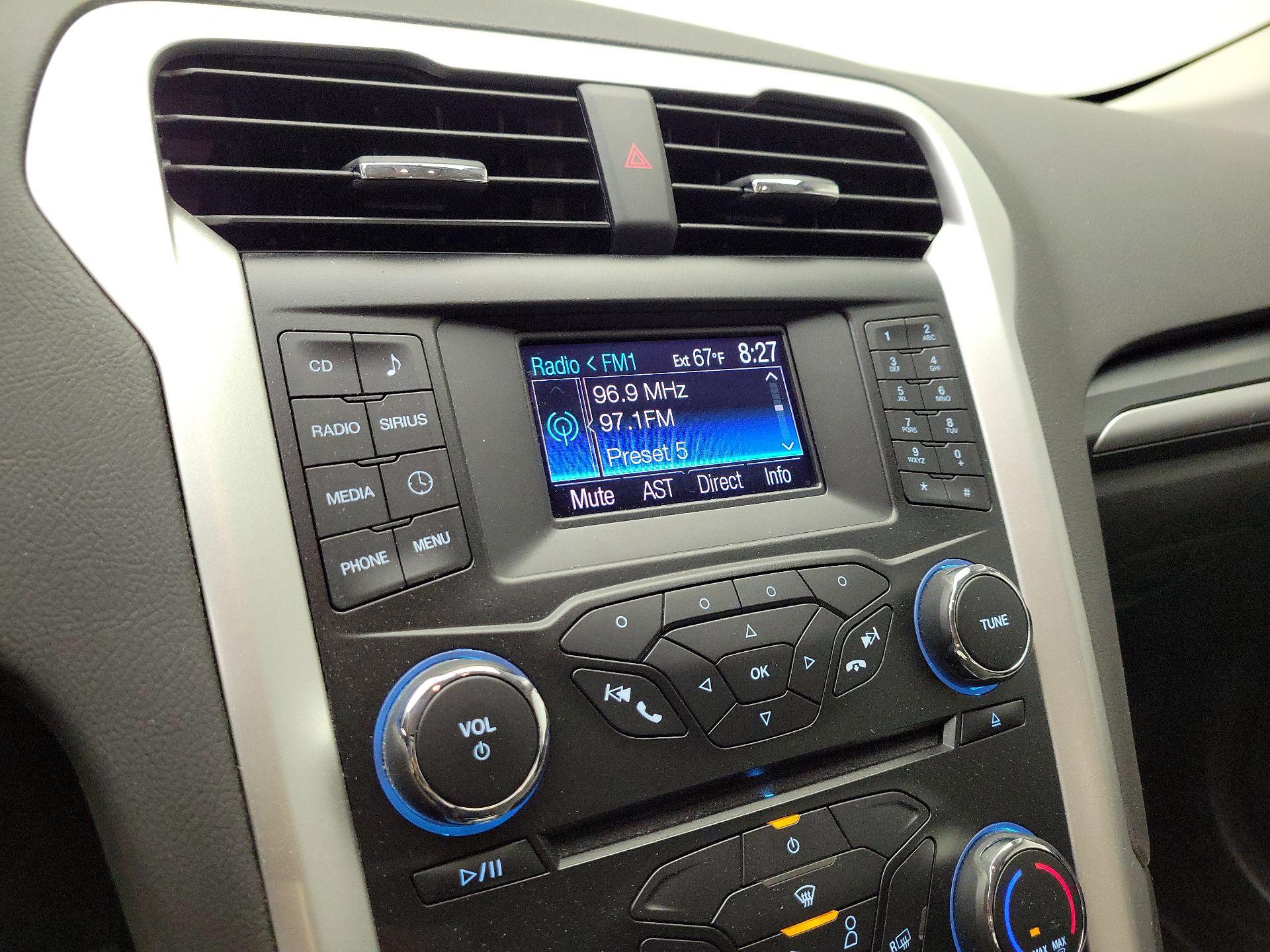 Thumbnail: 2013 Ford Fusion - 14