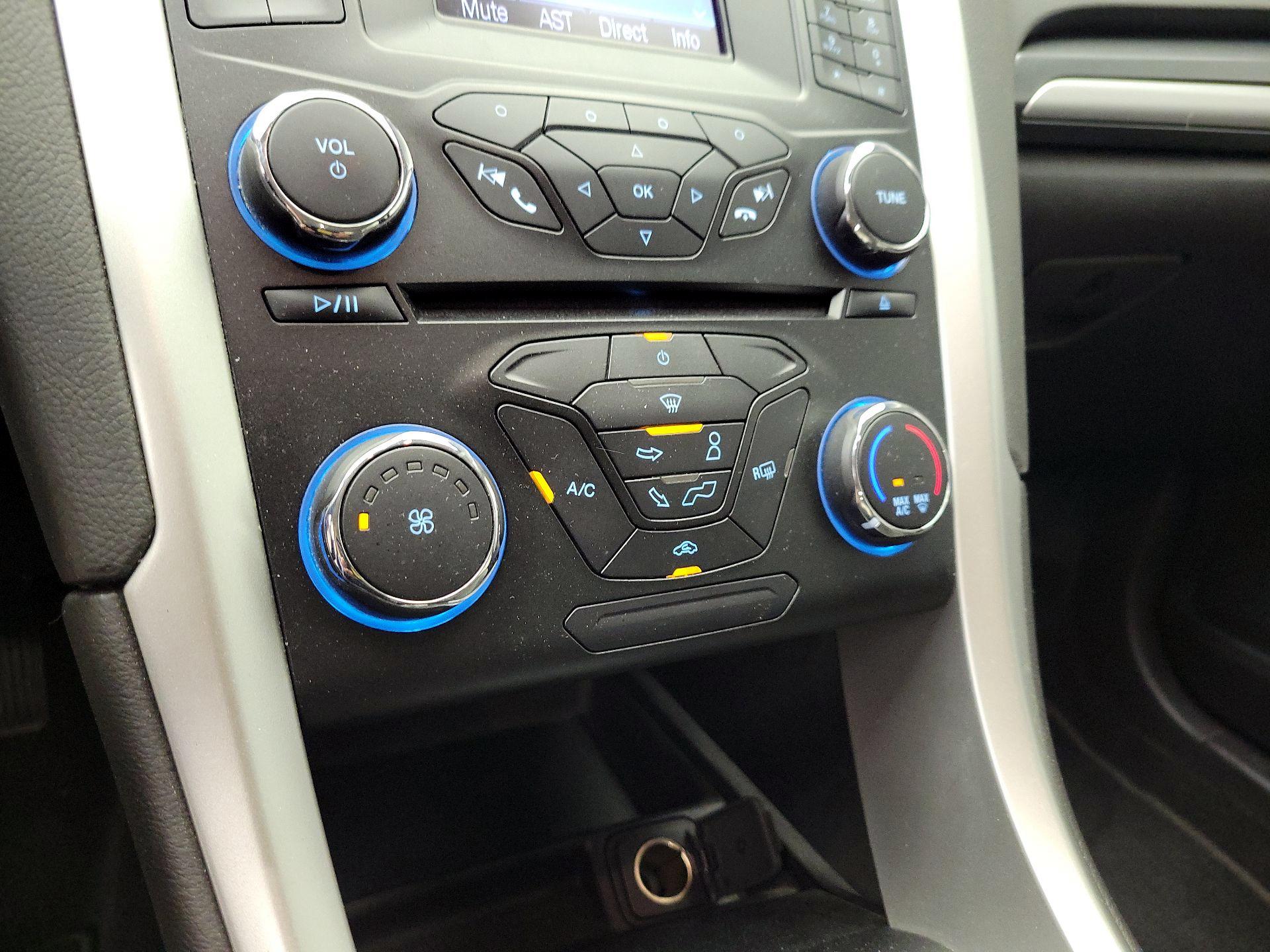 Thumbnail: 2013 Ford Fusion - 15