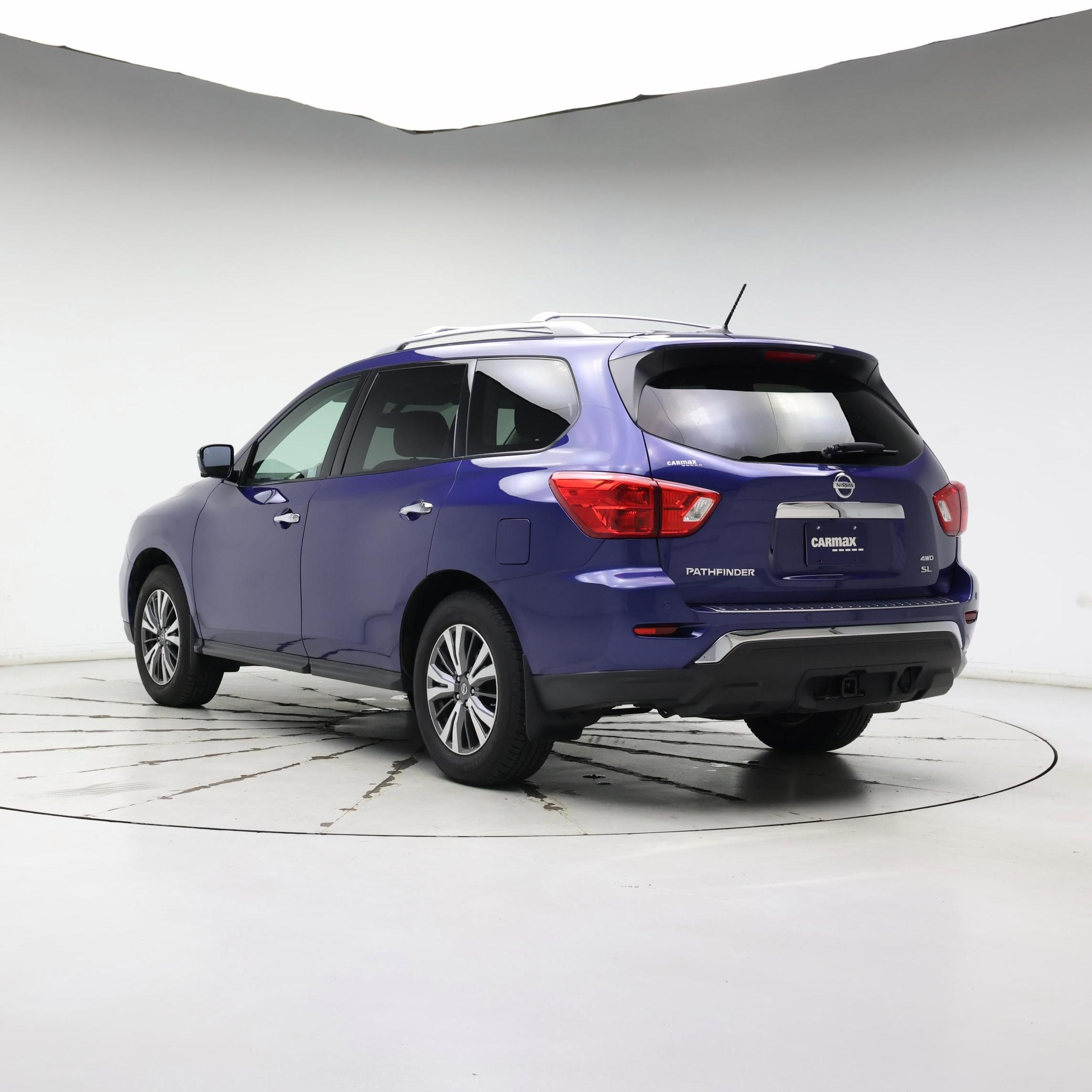 Thumbnail: 2017 Nissan Pathfinder - 2