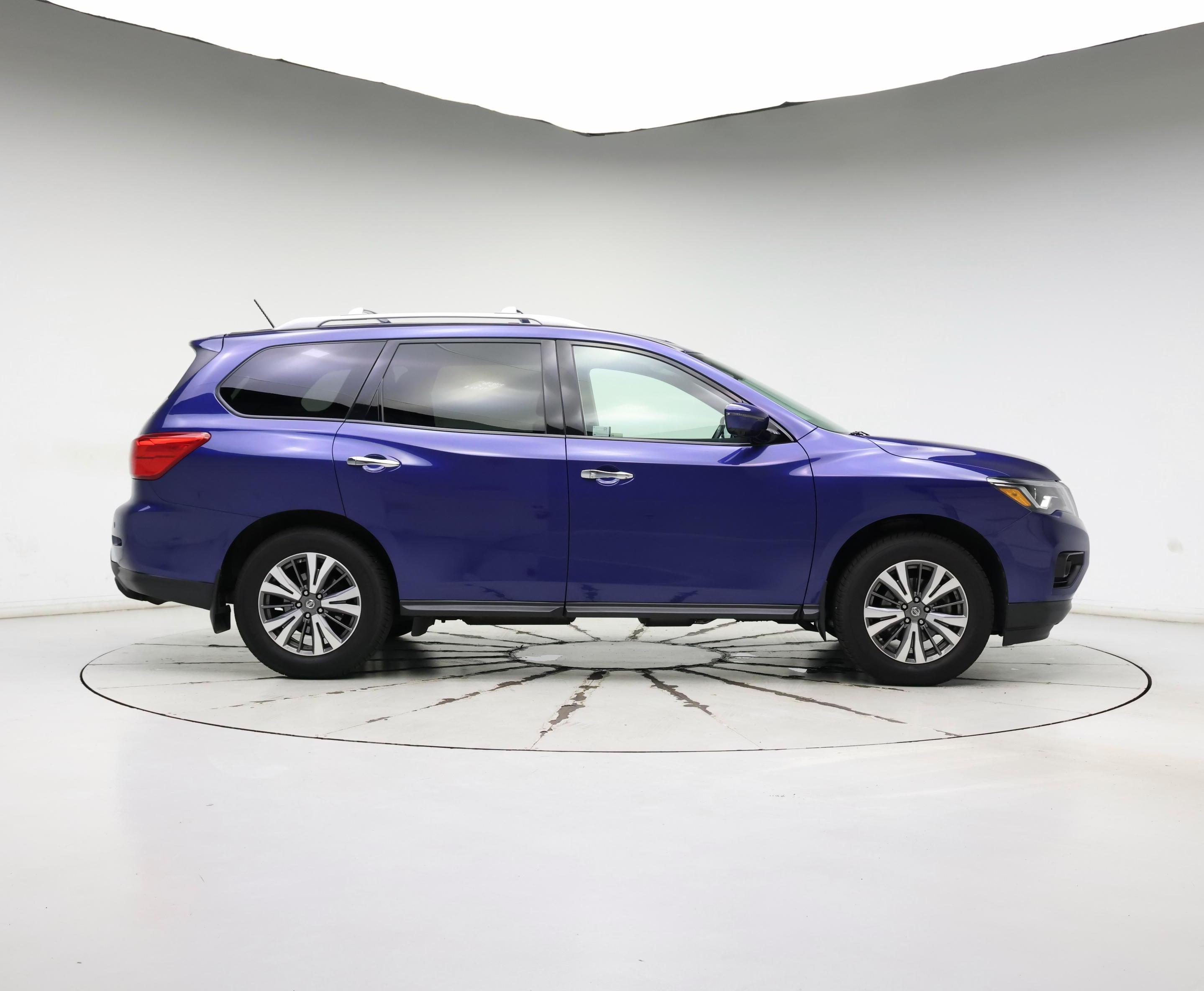 Thumbnail: 2017 Nissan Pathfinder - 7