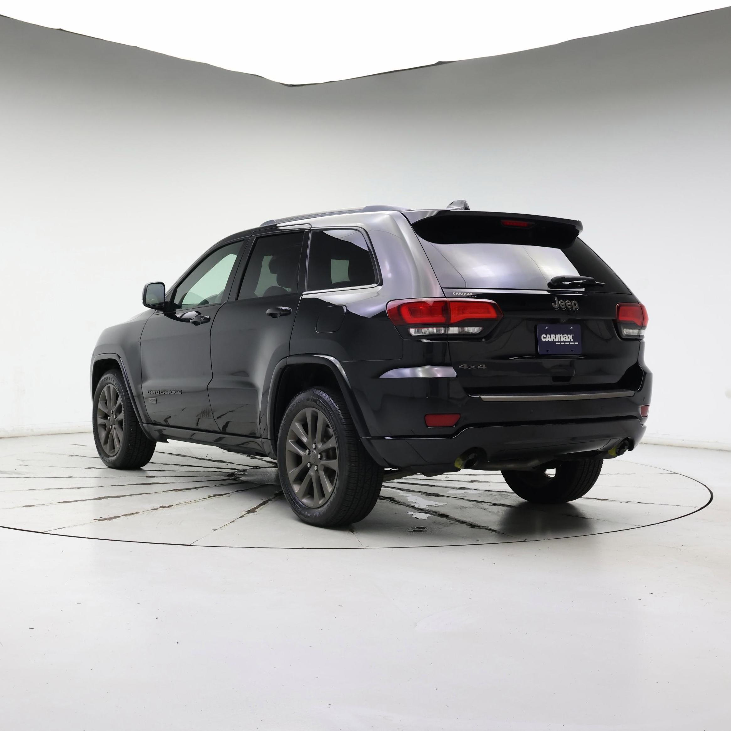 Thumbnail: 2017 Jeep Grand Cherokee - 2