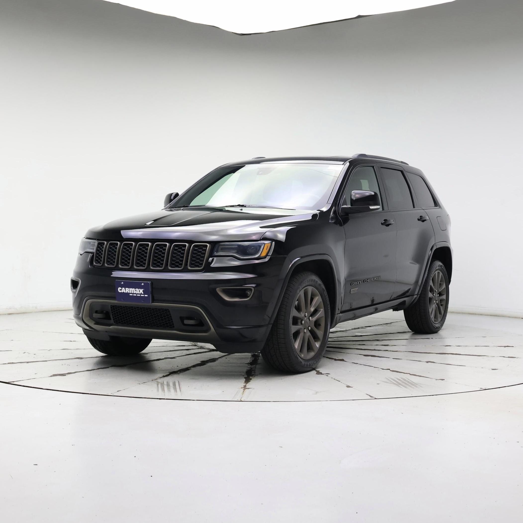 Thumbnail: 2017 Jeep Grand Cherokee - 4