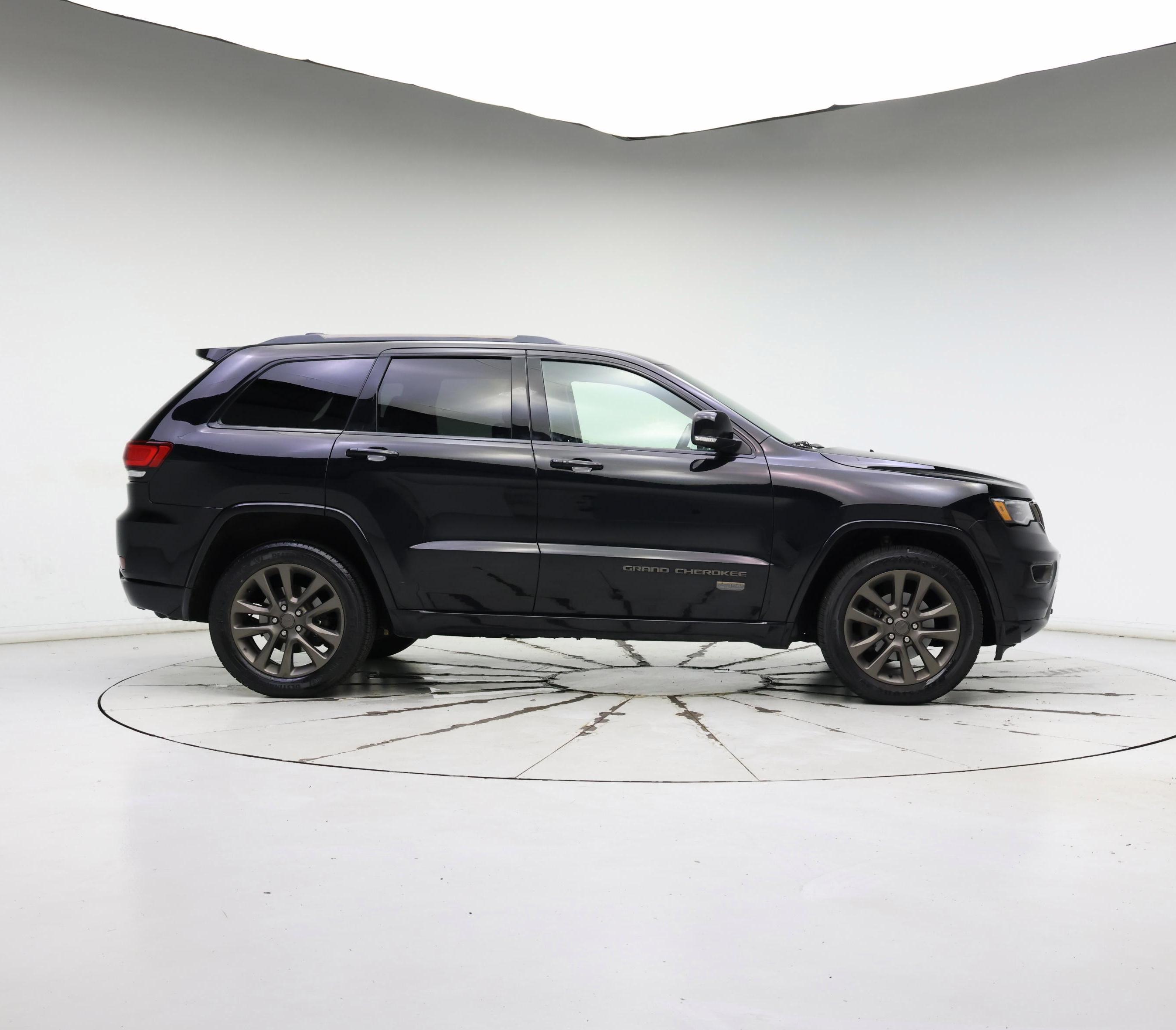 Thumbnail: 2017 Jeep Grand Cherokee - 7