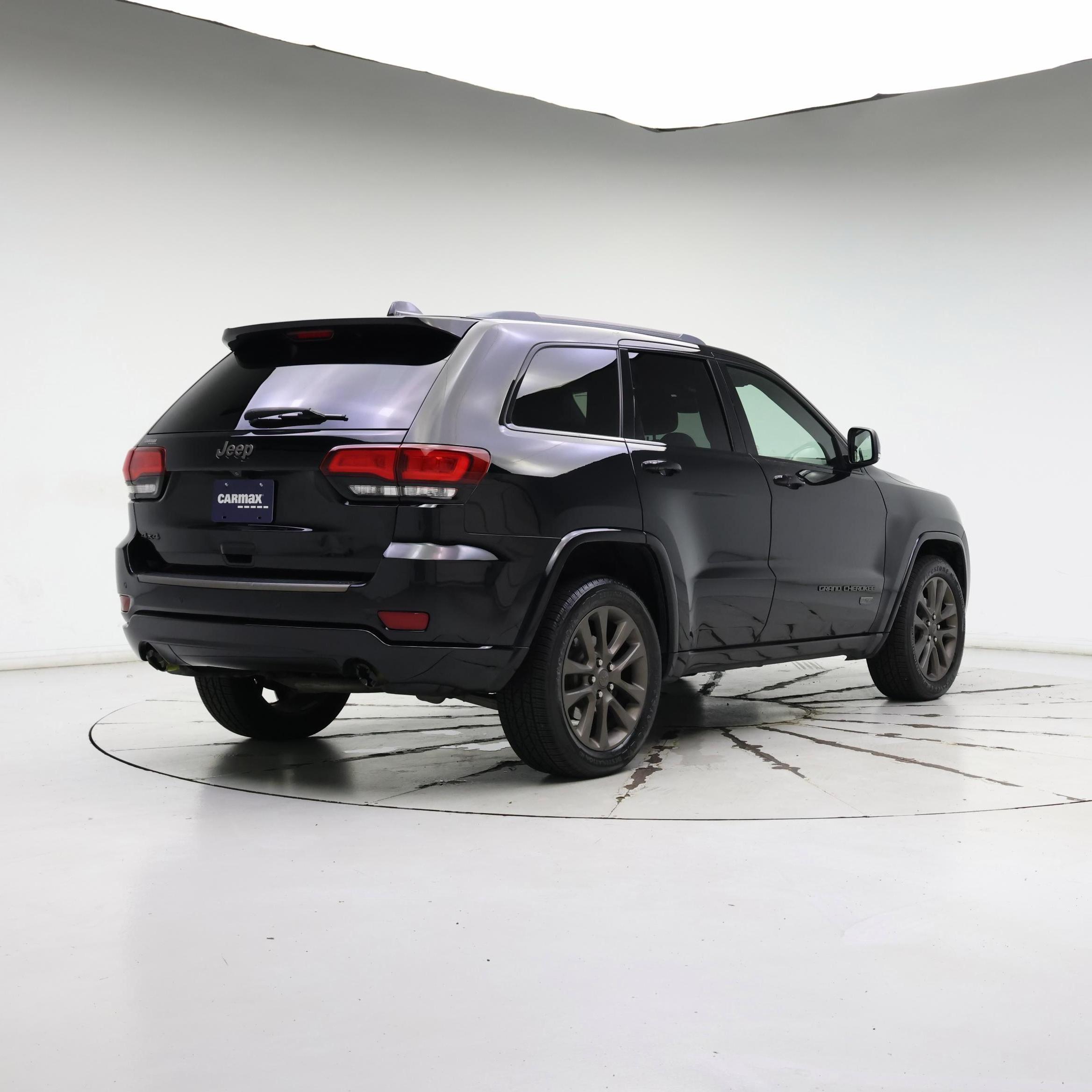 Thumbnail: 2017 Jeep Grand Cherokee - 8