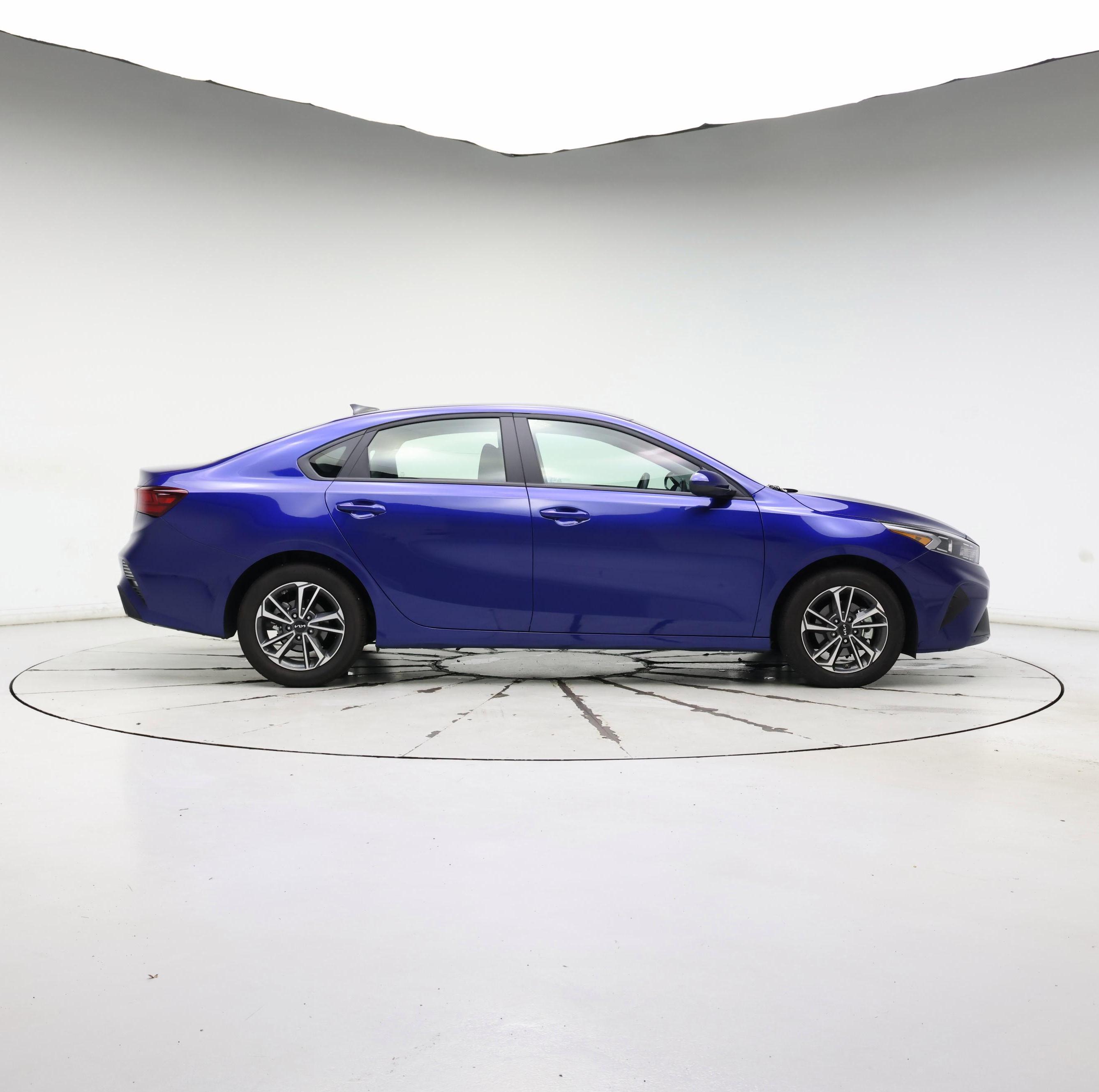 Thumbnail: 2024 Kia Forte - 7