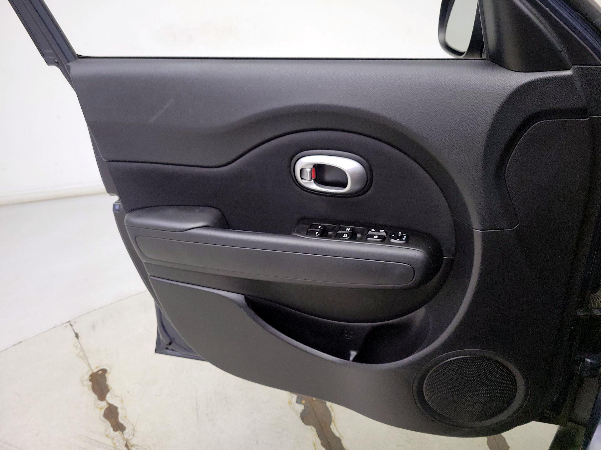 Thumbnail: 2014 Kia Soul - 12