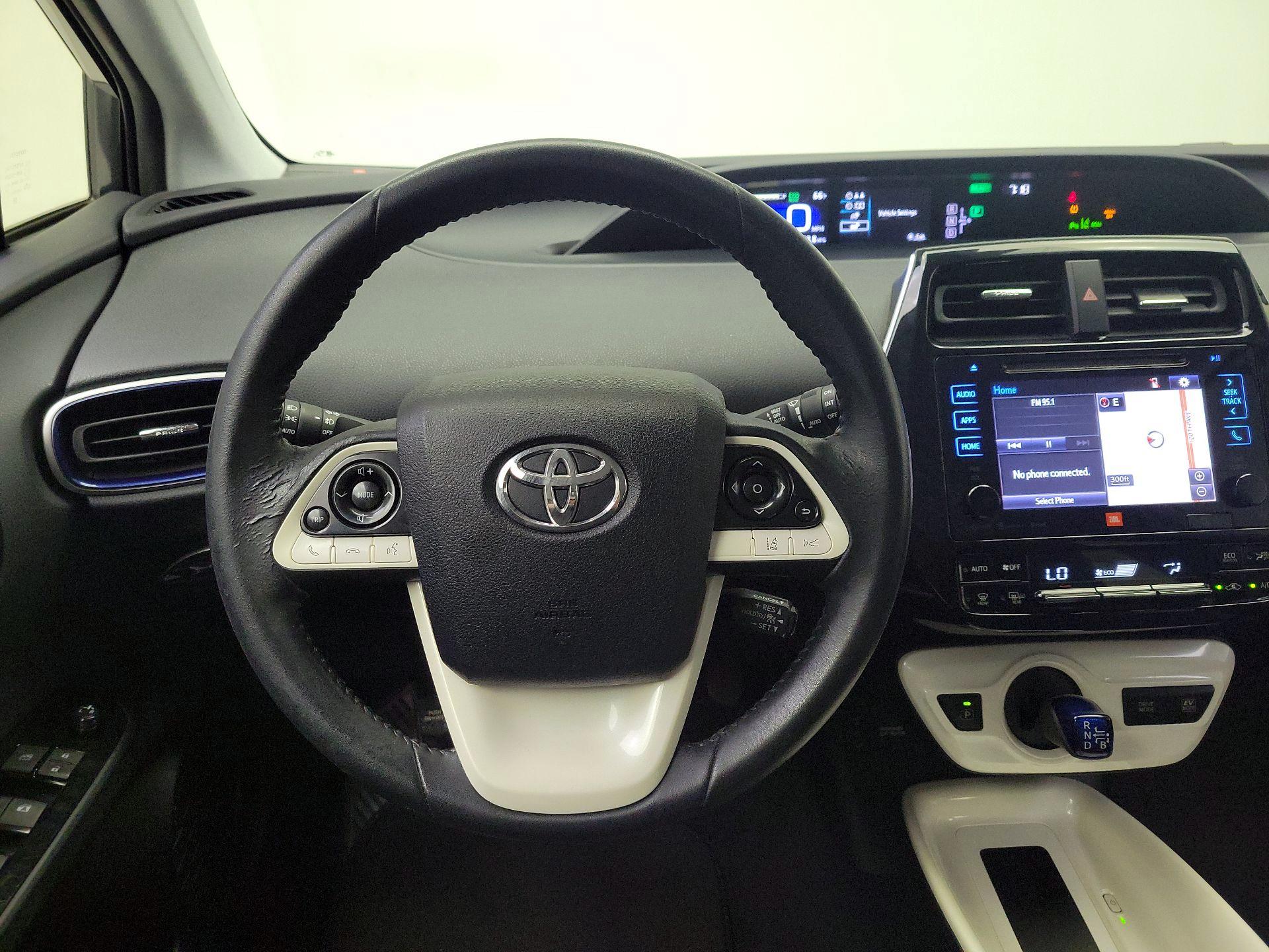 Thumbnail: 2016 Toyota Prius - 10