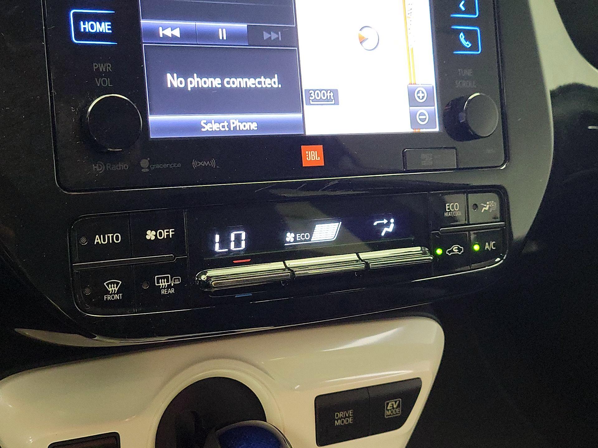 Thumbnail: 2016 Toyota Prius - 17
