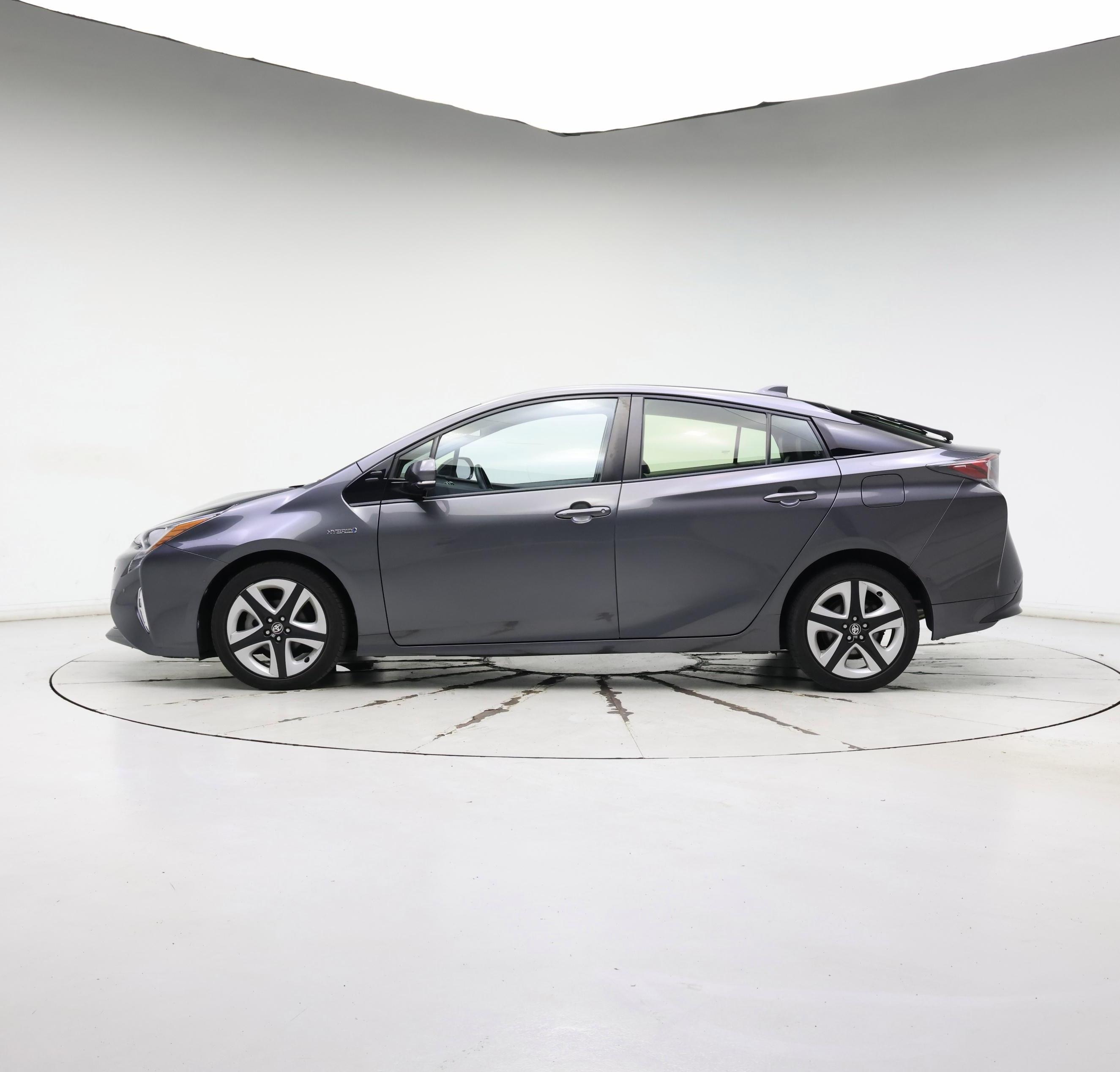 Thumbnail: 2016 Toyota Prius - 3