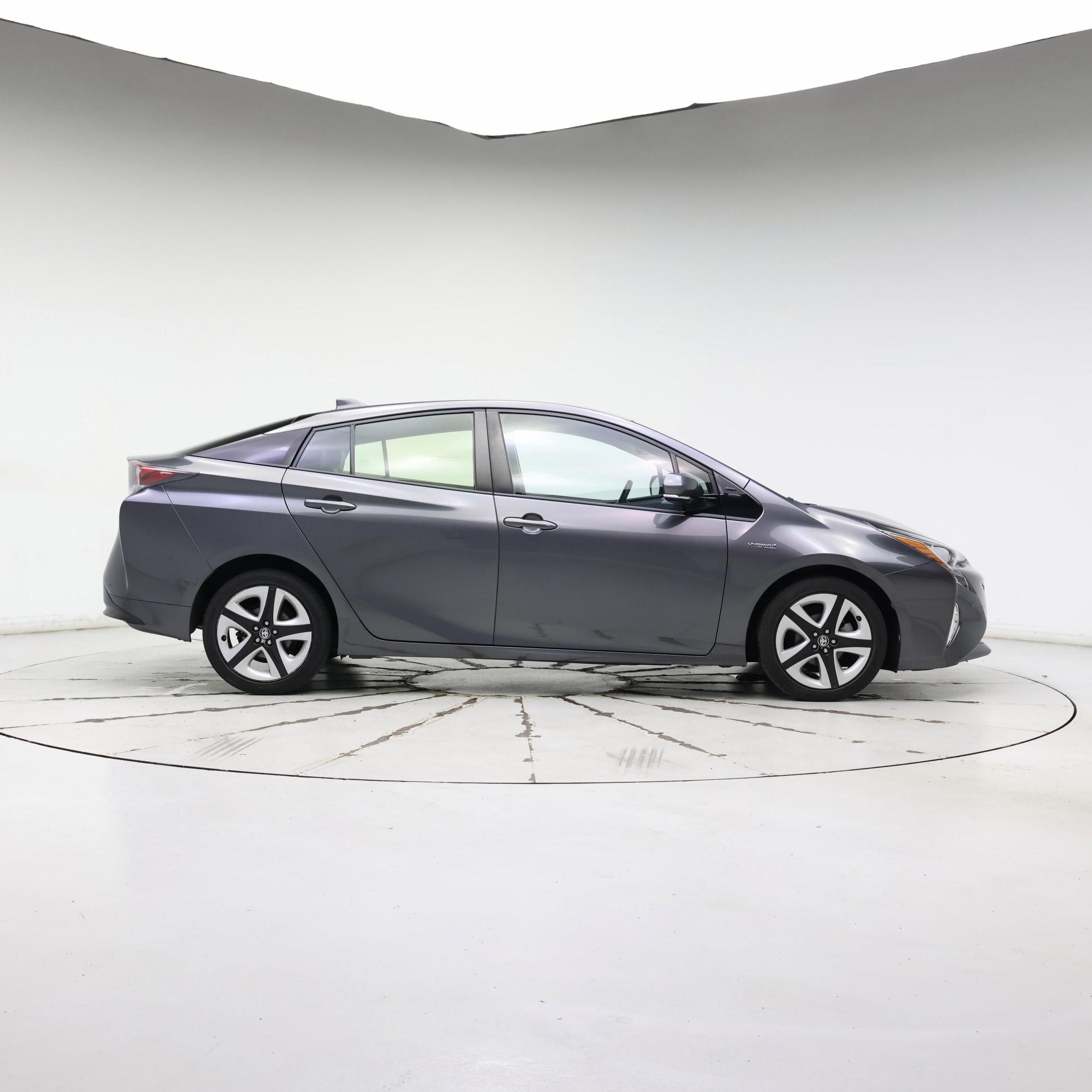 Thumbnail: 2016 Toyota Prius - 7