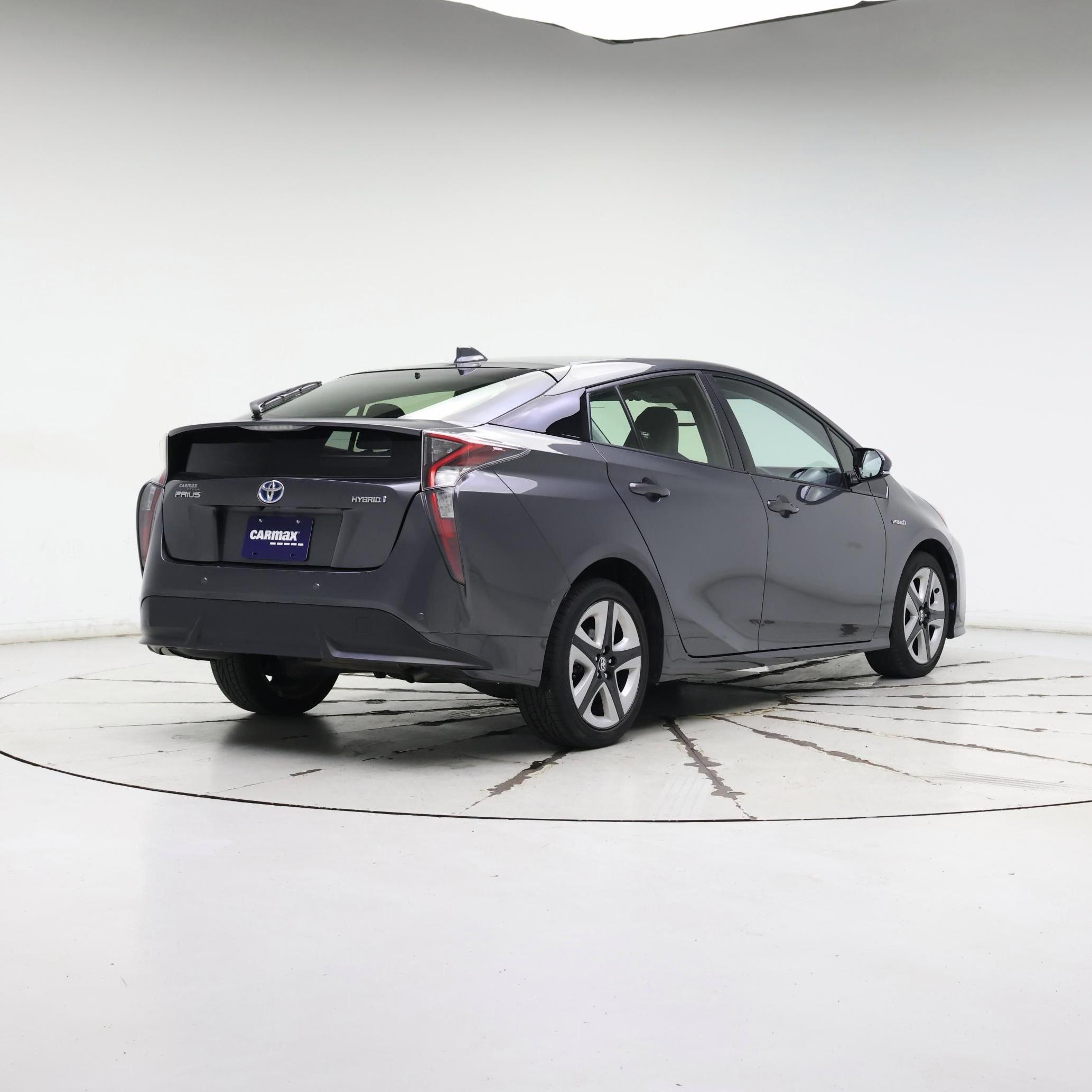 Thumbnail: 2016 Toyota Prius - 8