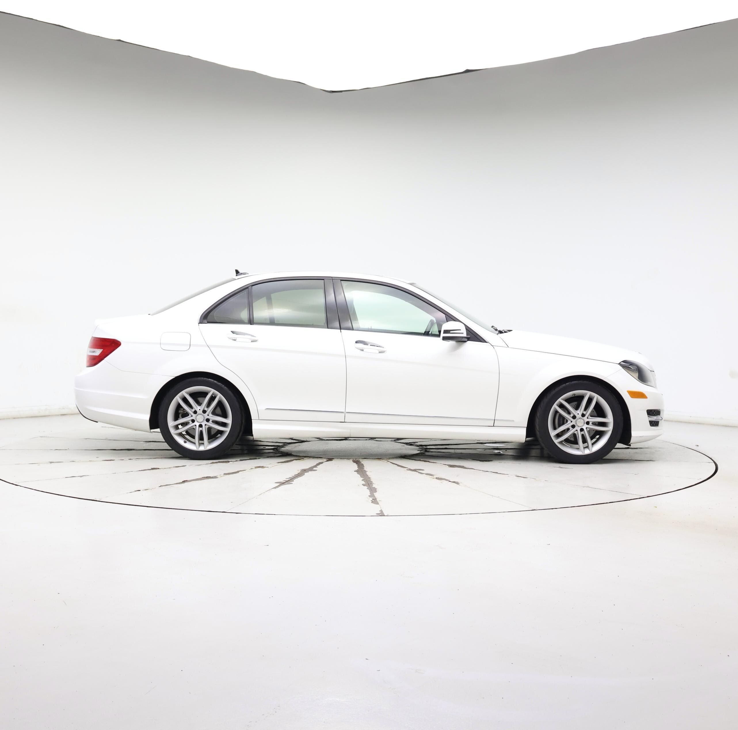 Thumbnail: 2014 Mercedes-Benz C-Class - 7