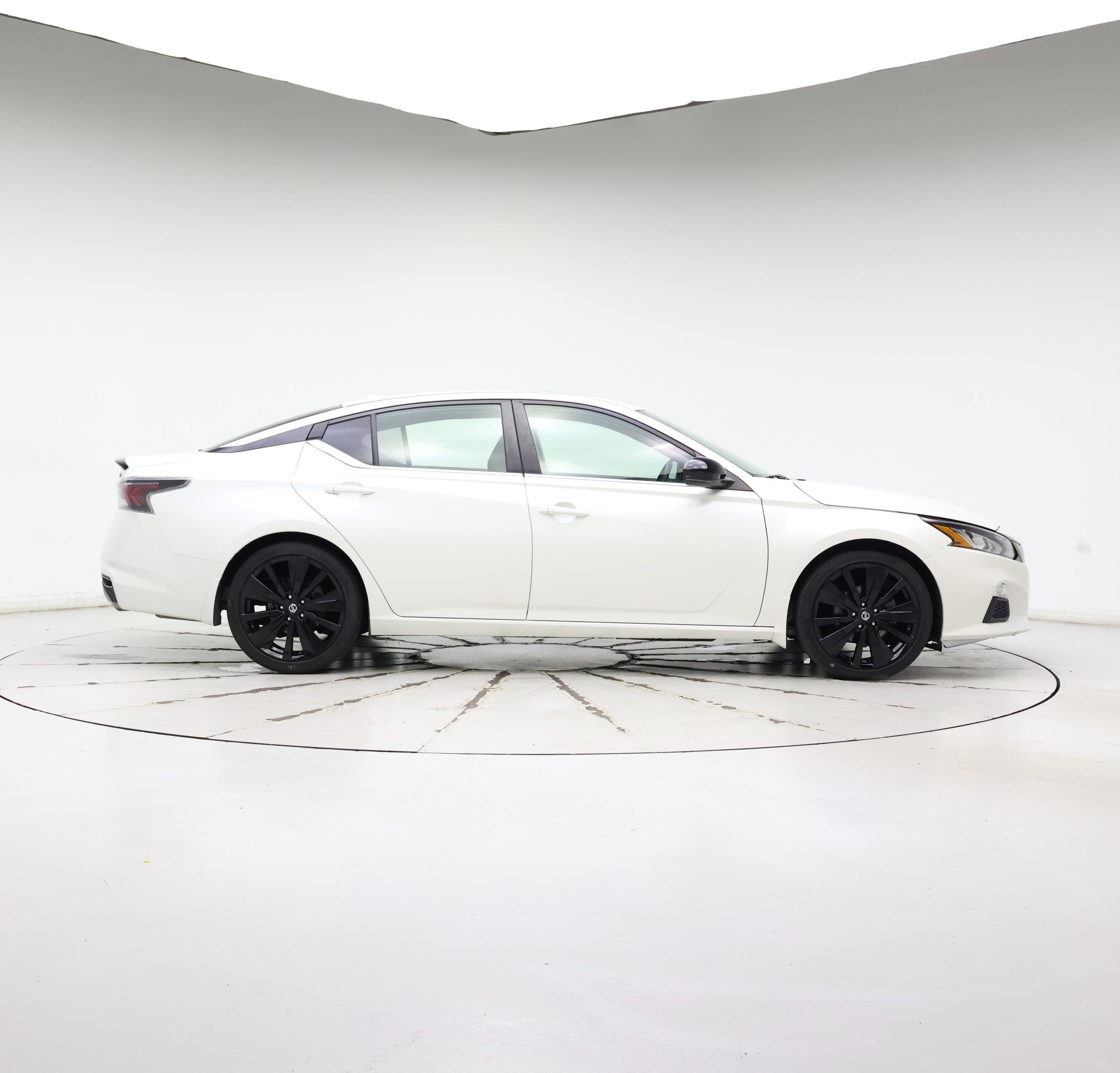 Thumbnail: 2020 Nissan Altima - 7