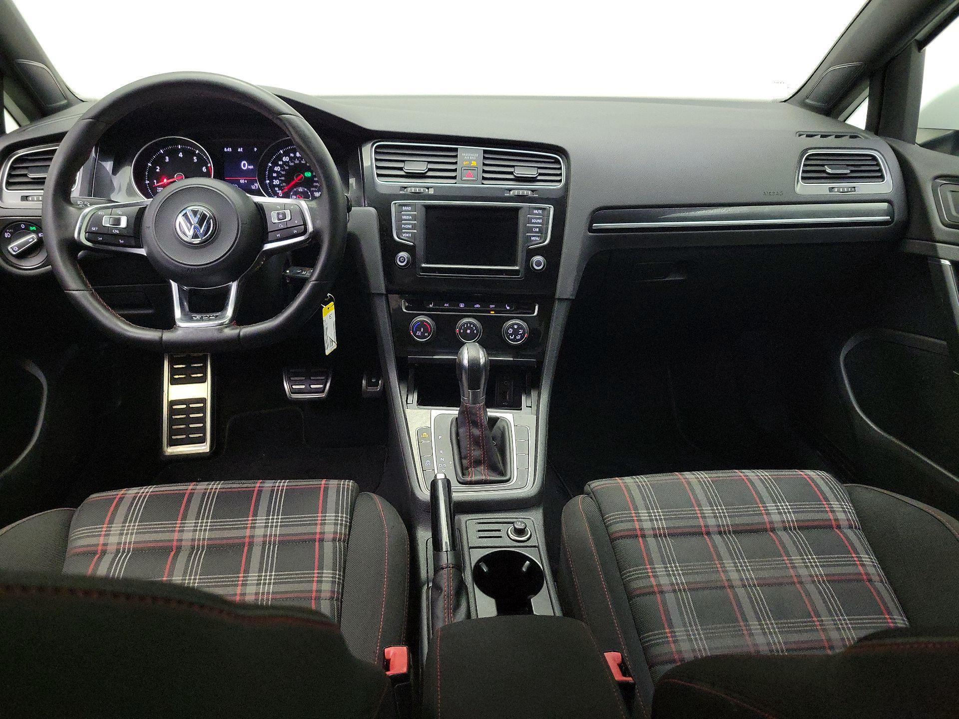 Thumbnail: 2017 Volkswagen Golf - 9