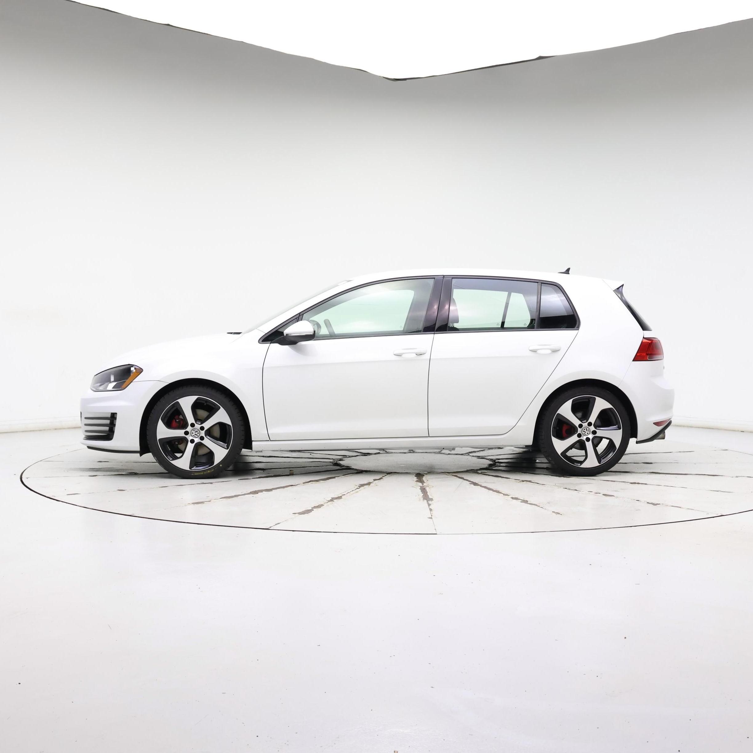 Thumbnail: 2017 Volkswagen Golf - 3
