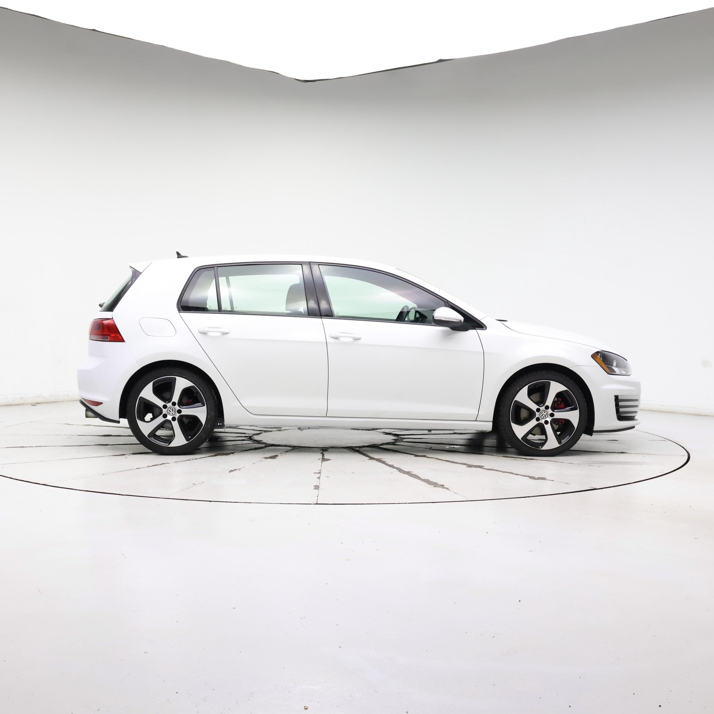 Thumbnail: 2017 Volkswagen Golf - 7