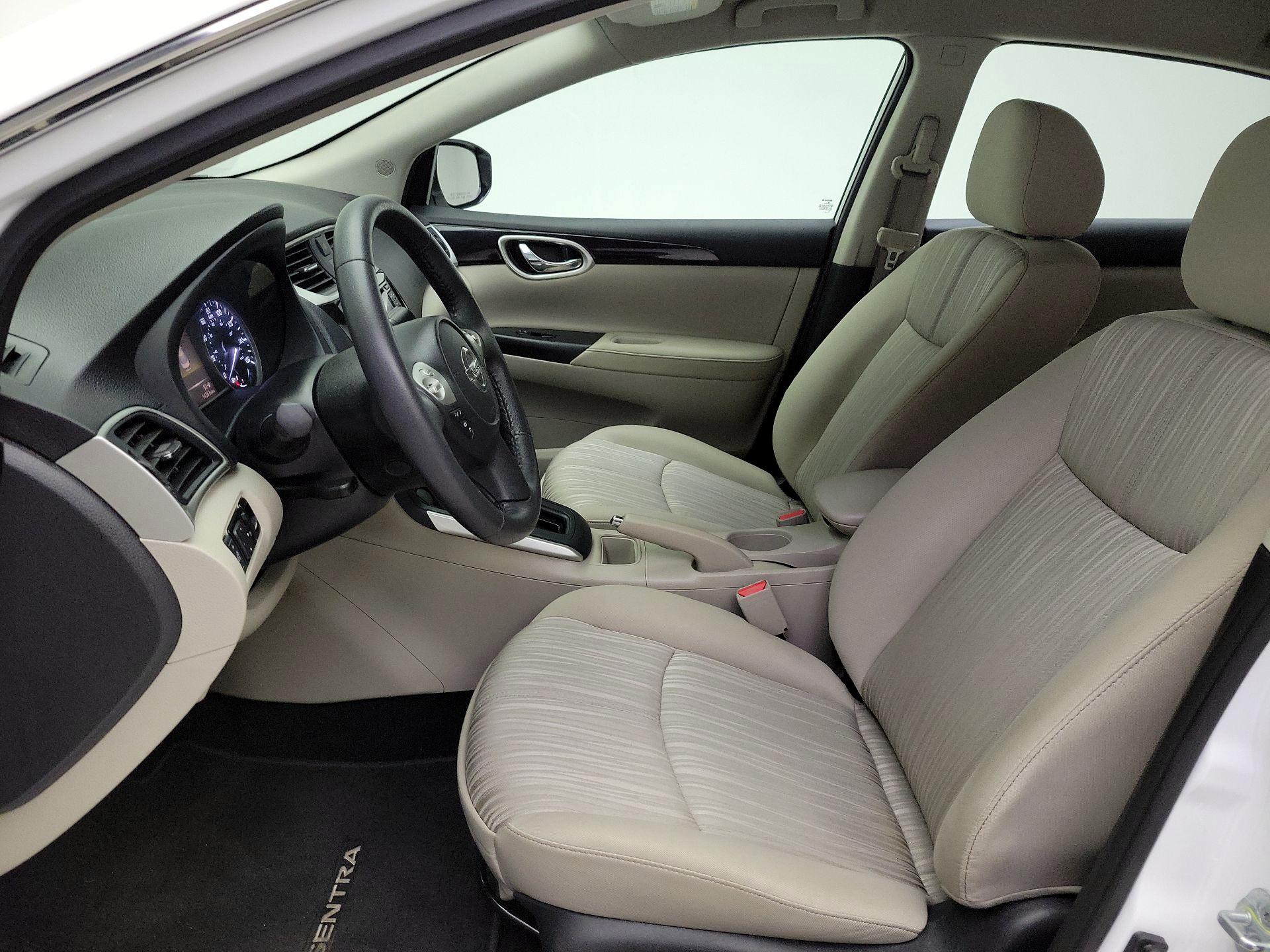 Thumbnail: 2016 Nissan Sentra - 11