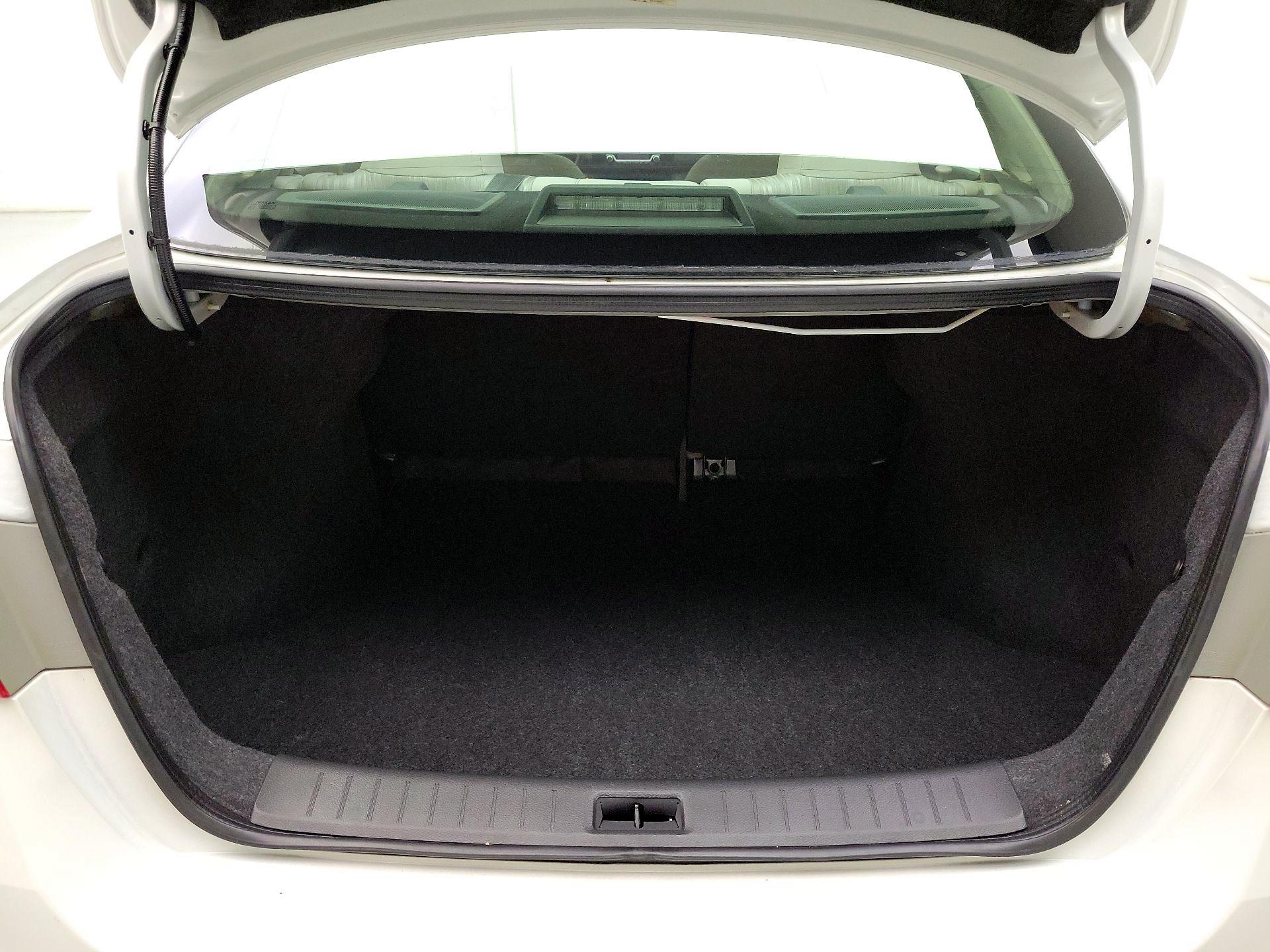 Thumbnail: 2016 Nissan Sentra - 19