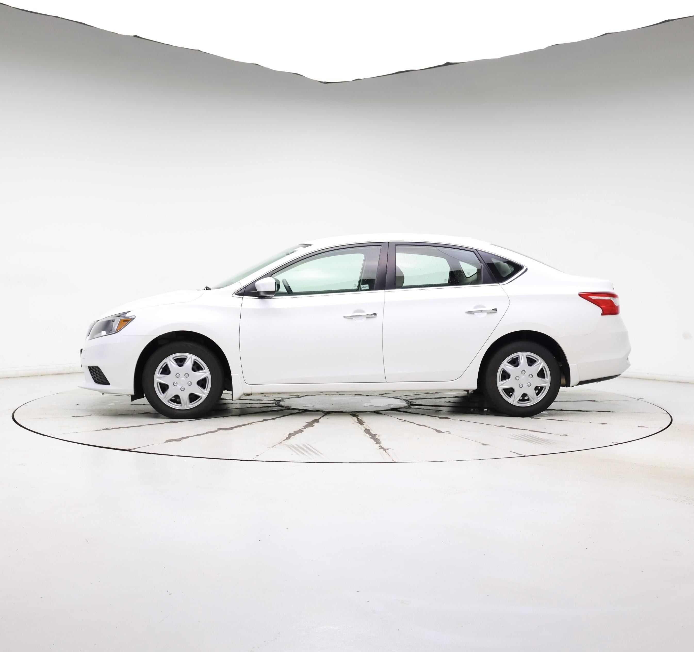 Thumbnail: 2016 Nissan Sentra - 3