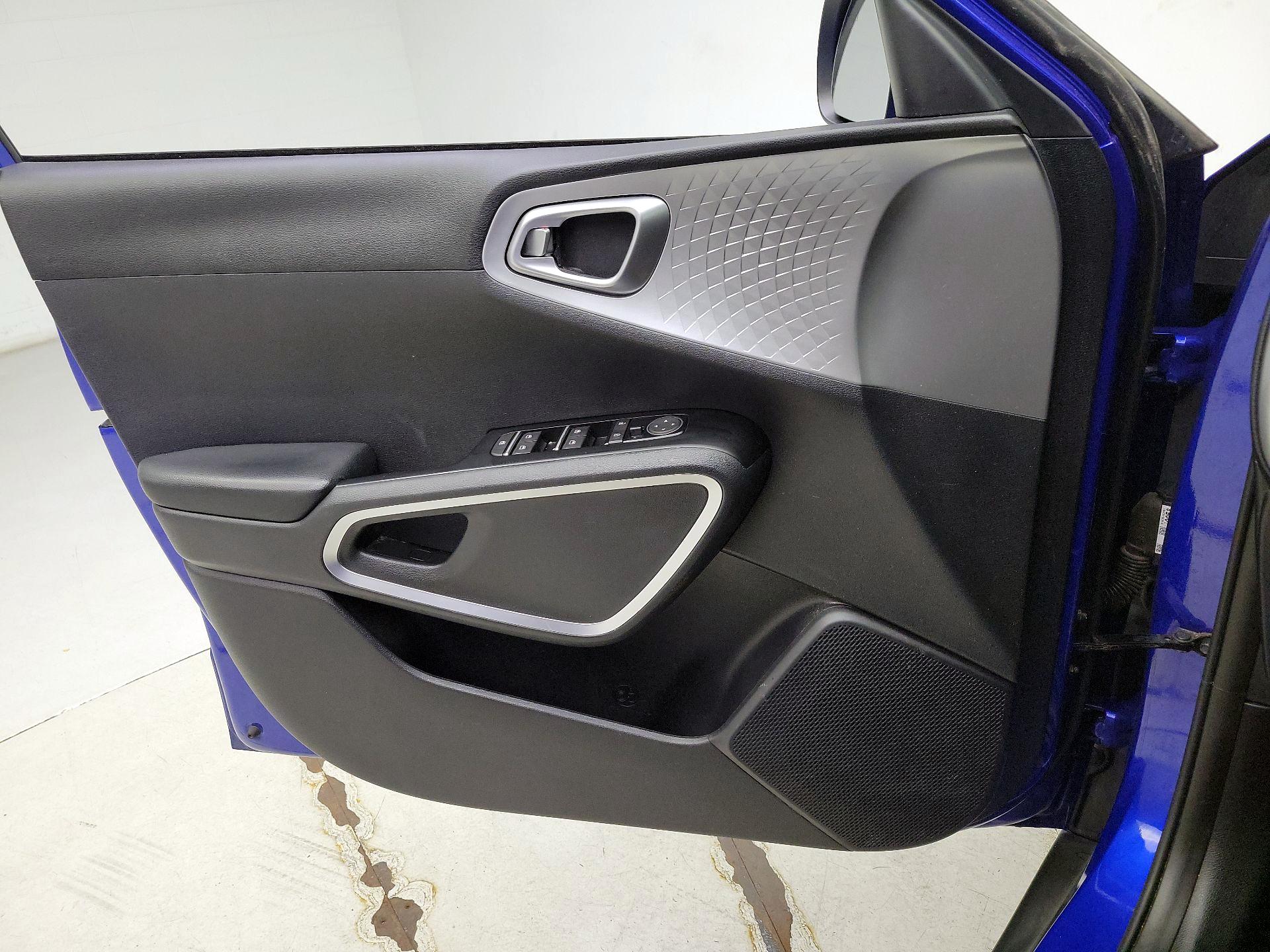 Thumbnail: 2020 Kia Soul - 12