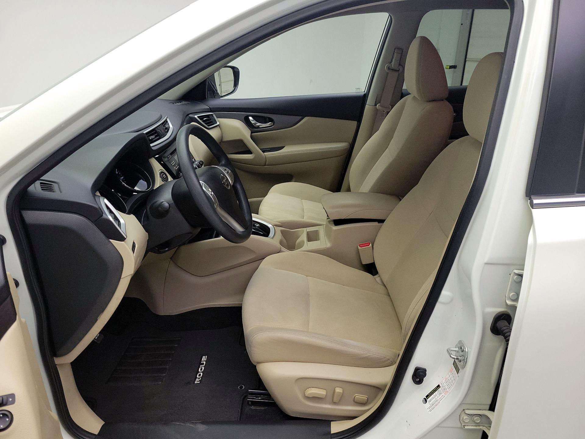Thumbnail: 2016 Nissan Rogue - 11