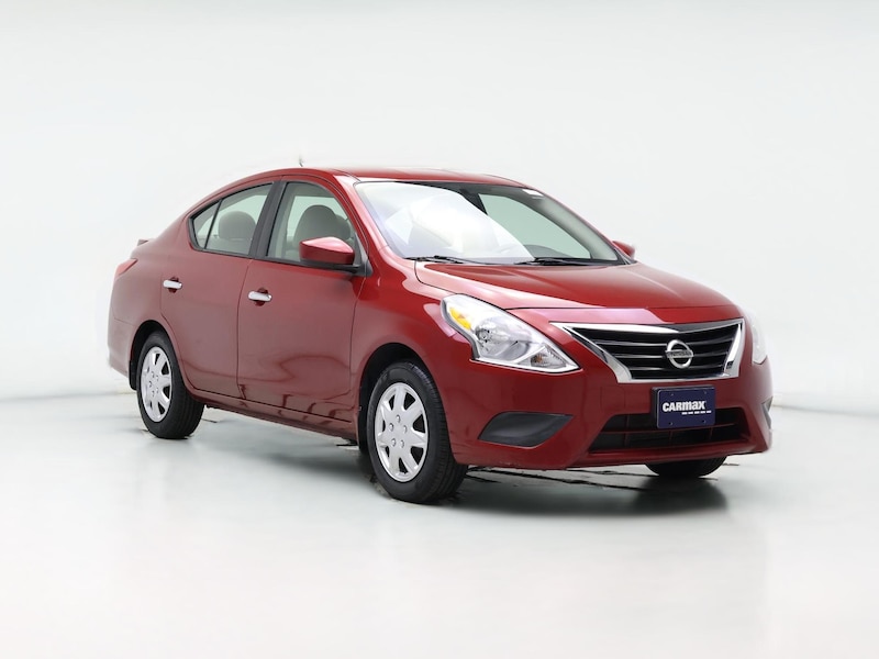 2015 Nissan Versa SV -
                  Kenosha, WI