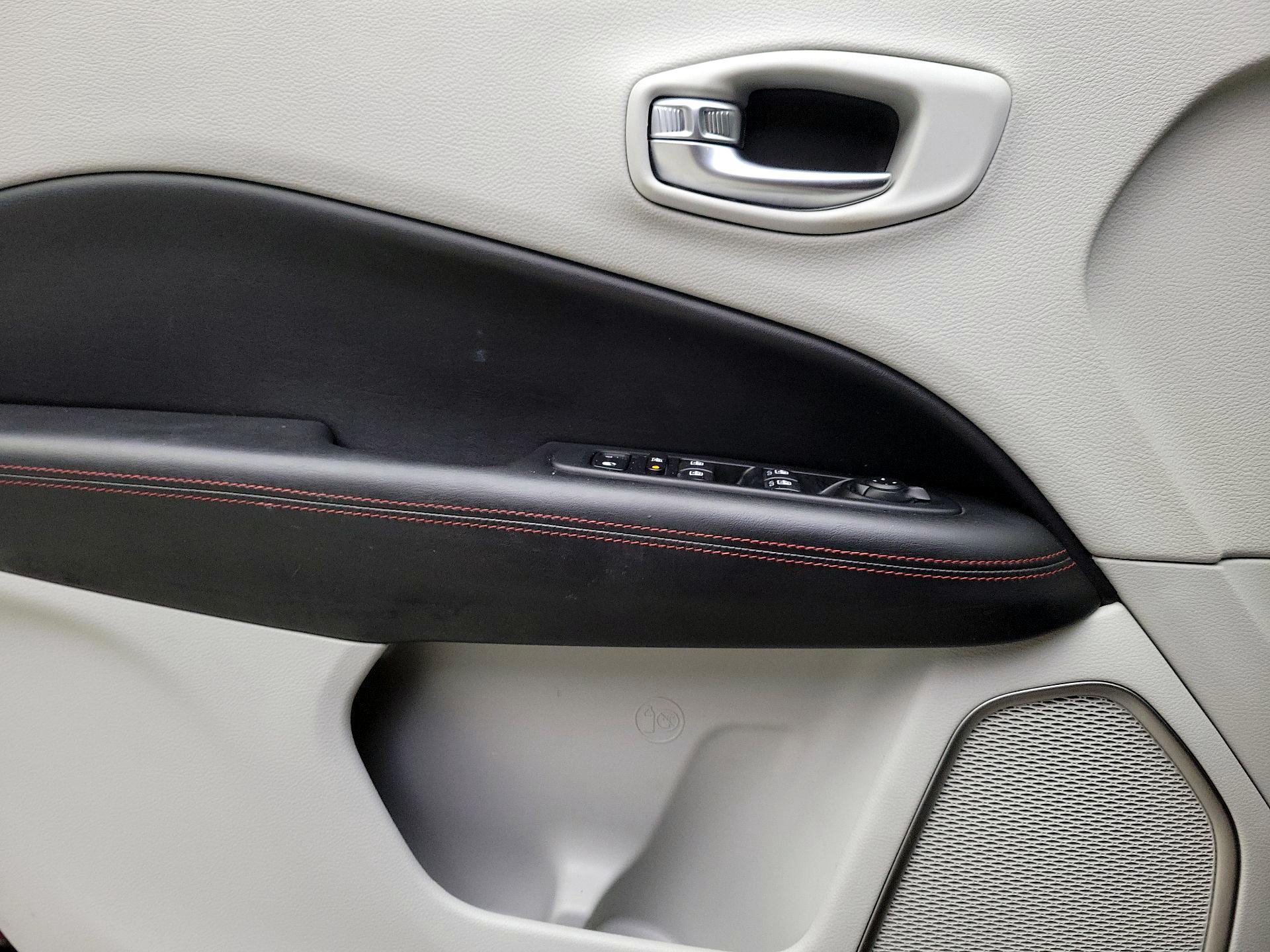 Thumbnail: 2021 Jeep Compass - 12