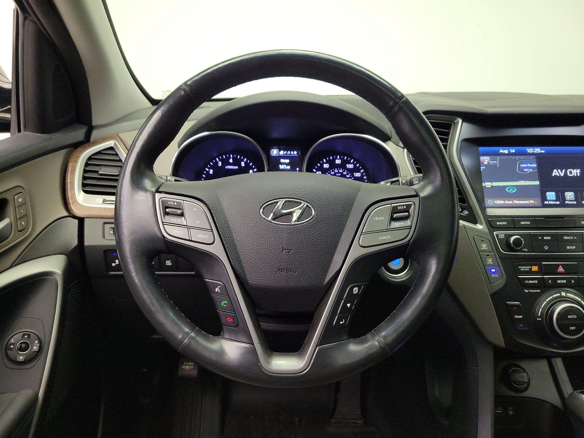 Thumbnail: 2019 Hyundai Santa Fe - 10