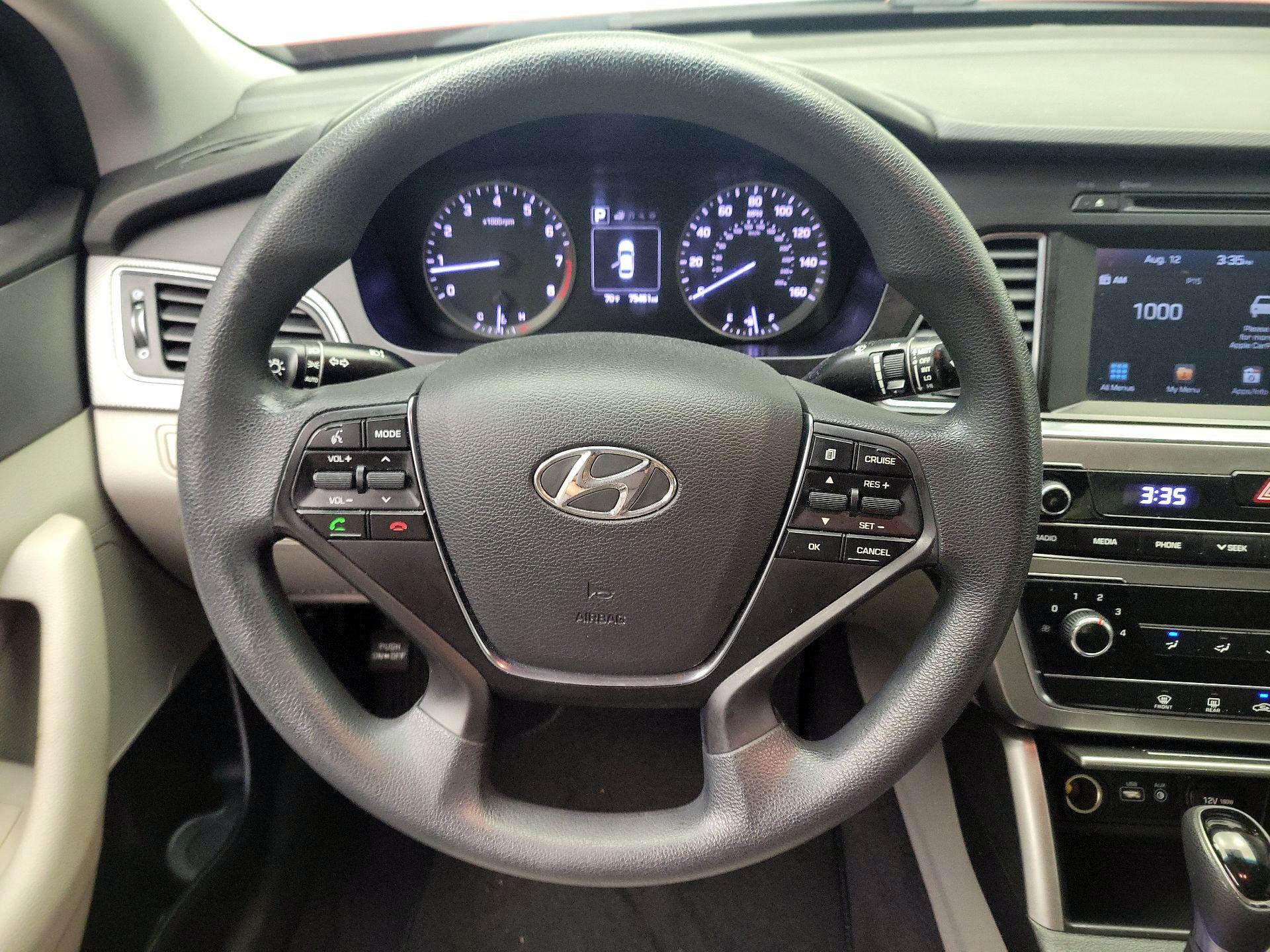 Thumbnail: 2016 Hyundai Sonata - 10