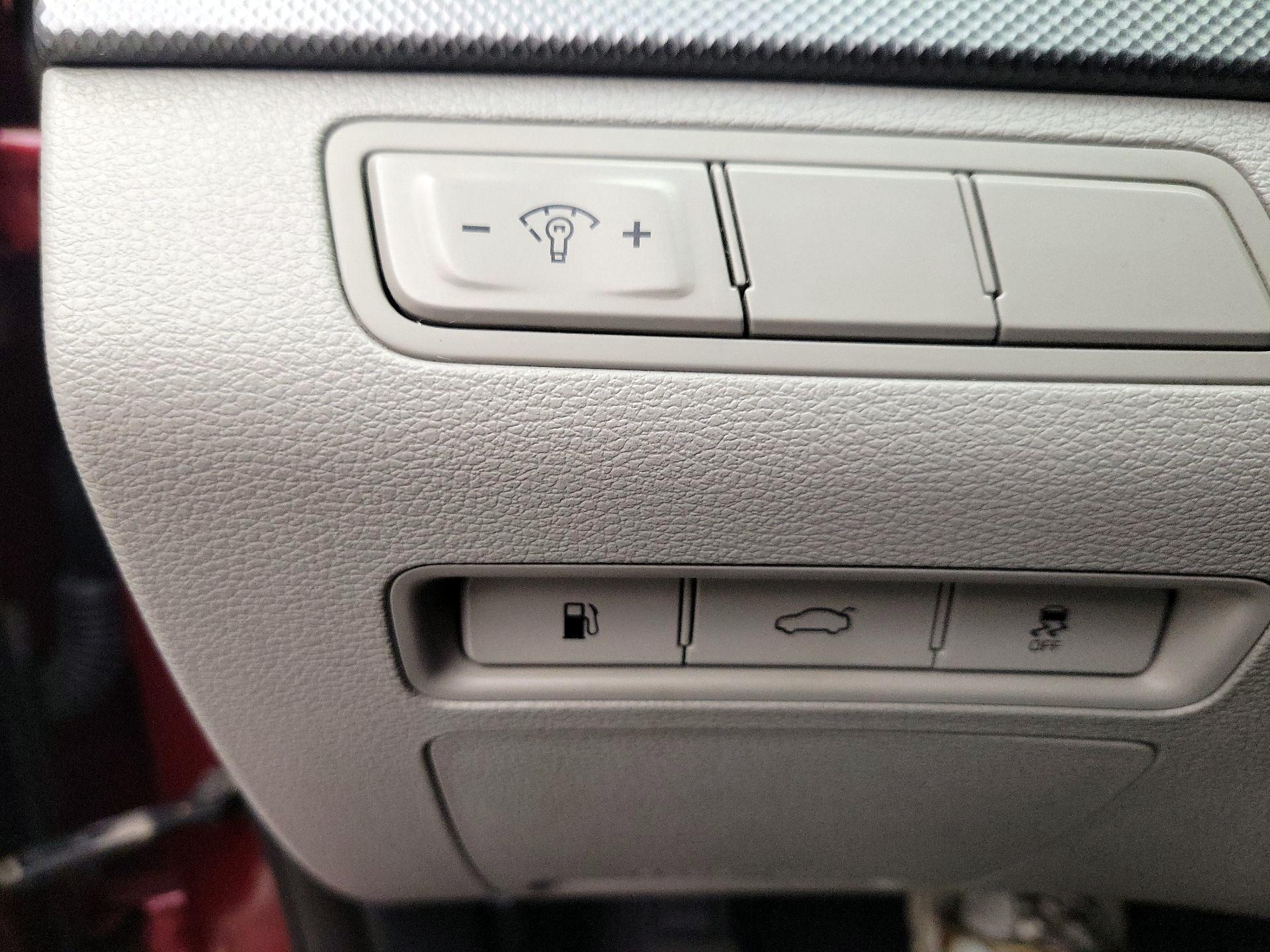 Thumbnail: 2016 Hyundai Sonata - 13