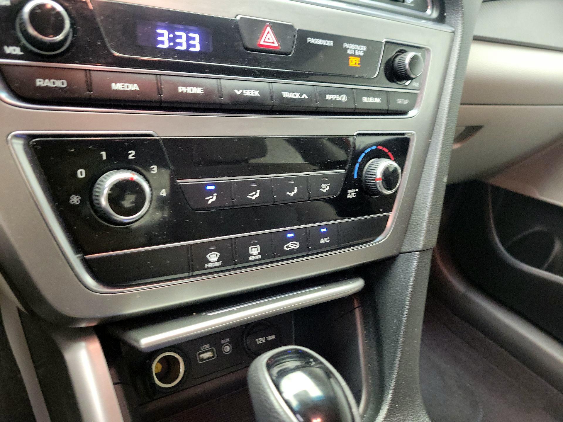 Thumbnail: 2016 Hyundai Sonata - 16