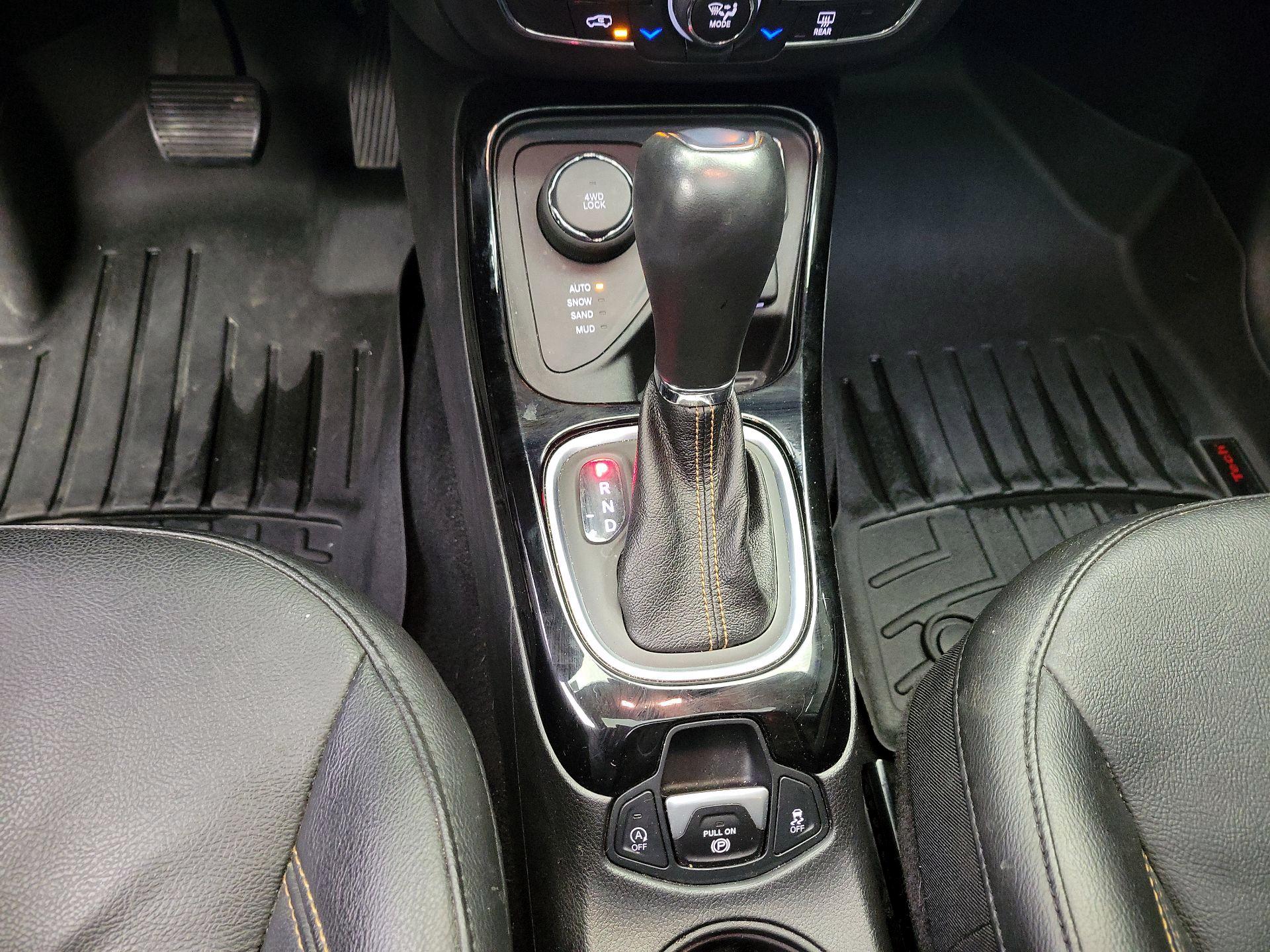 Thumbnail: 2021 Jeep Compass - 17