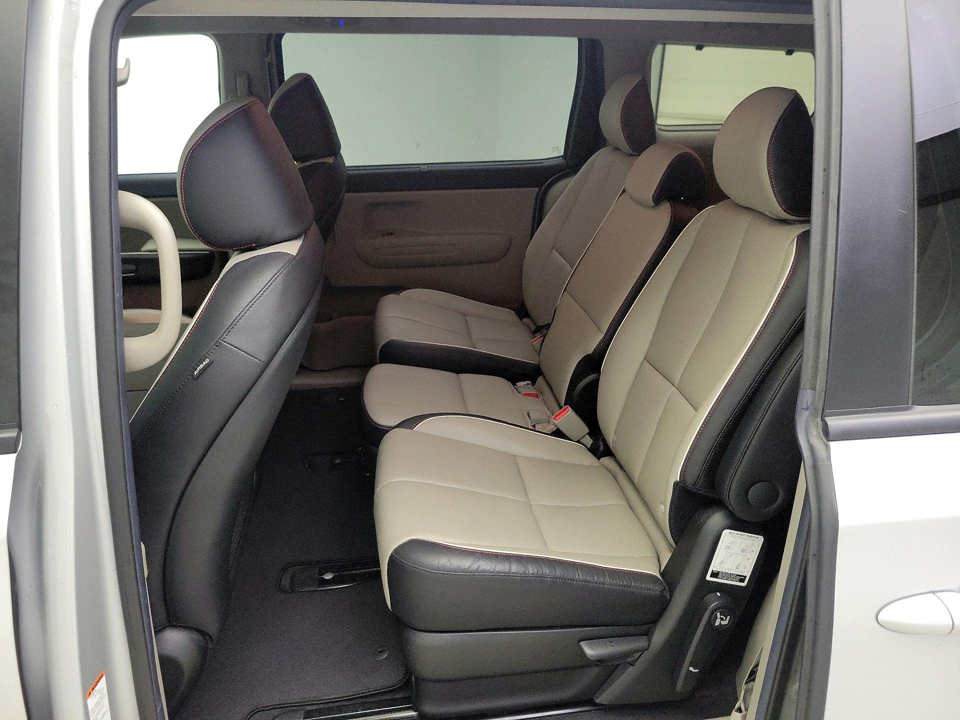 Thumbnail: 2020 Kia Sedona - 19